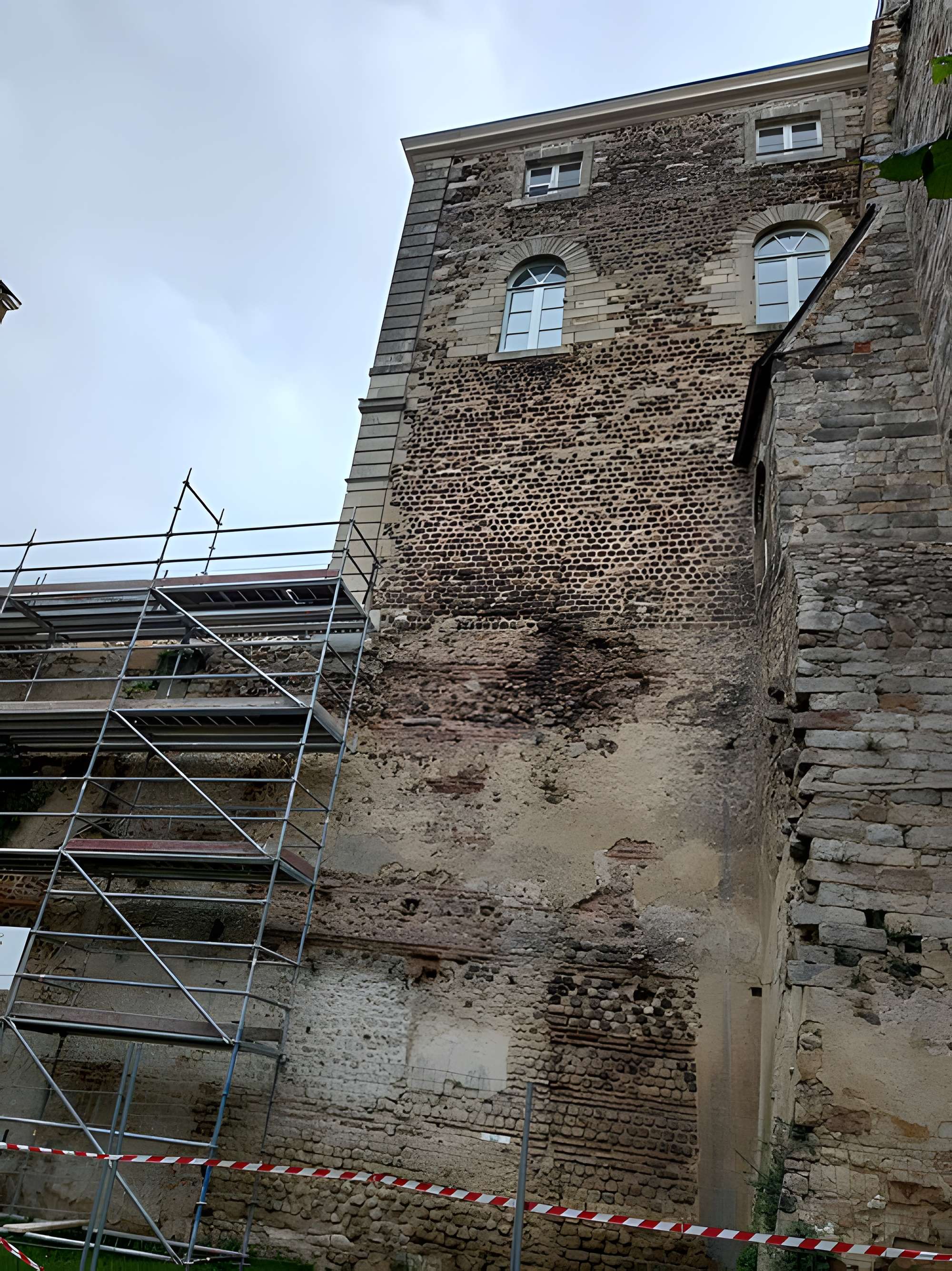 Enceinte gallo-romaine (restes)