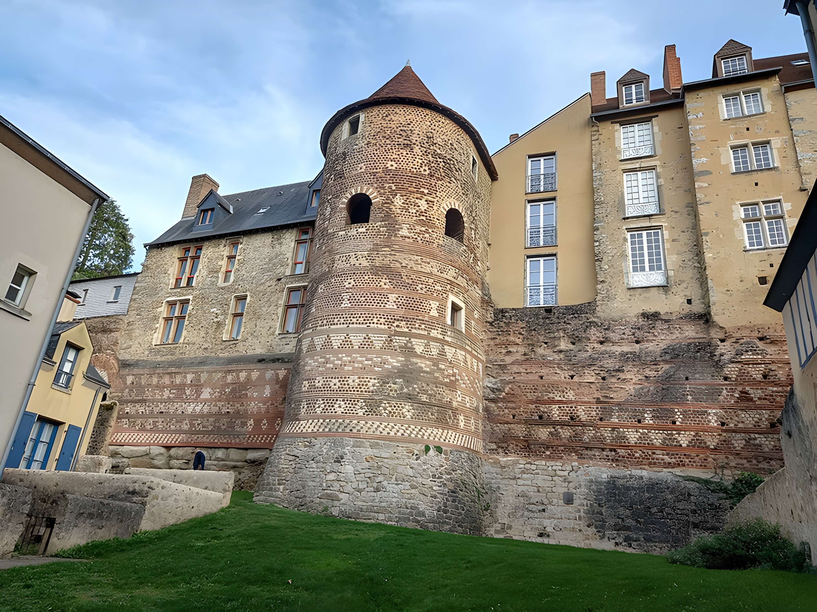 Enceinte gallo-romaine (restes)