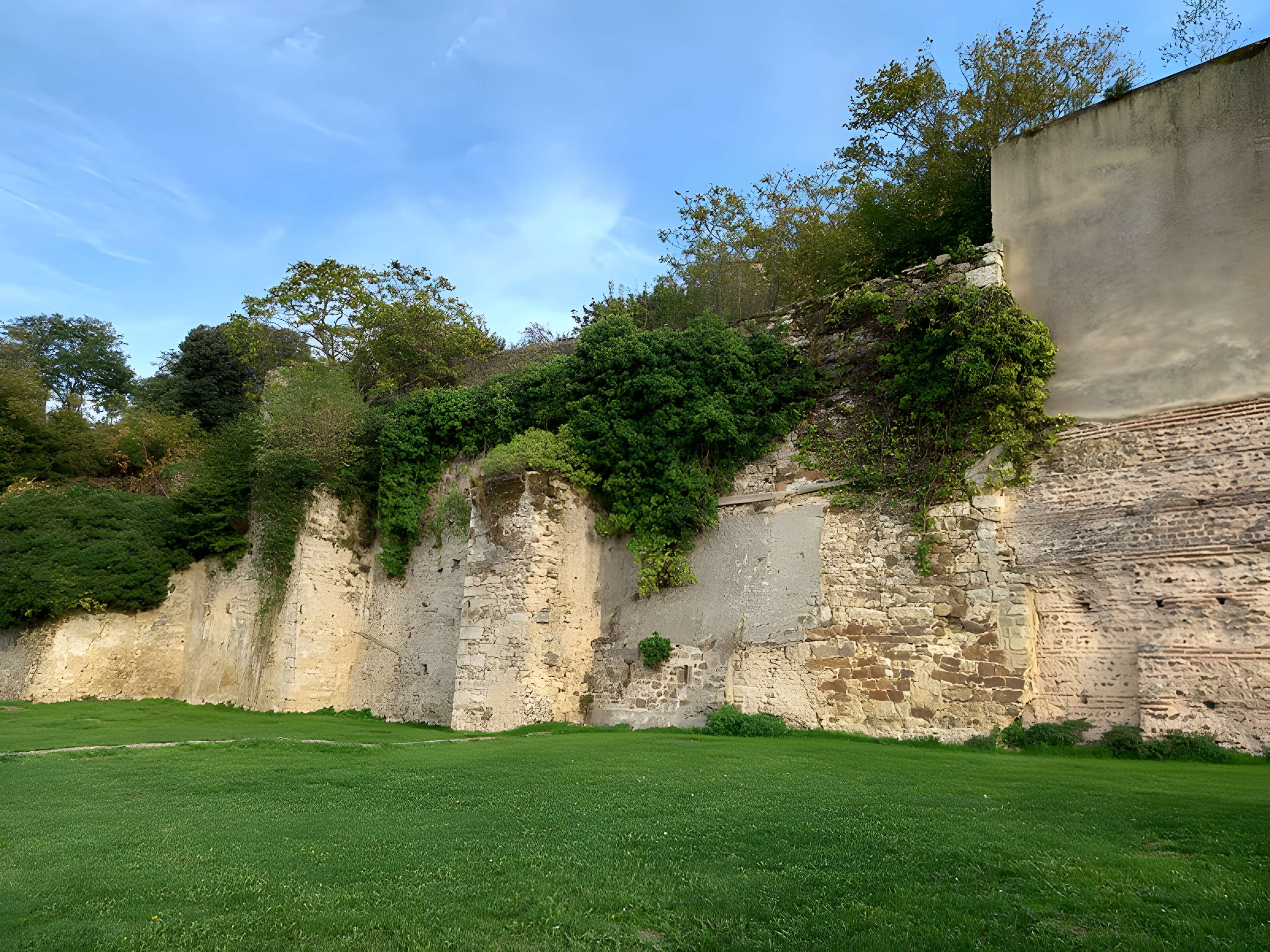 Enceinte gallo-romaine (restes)