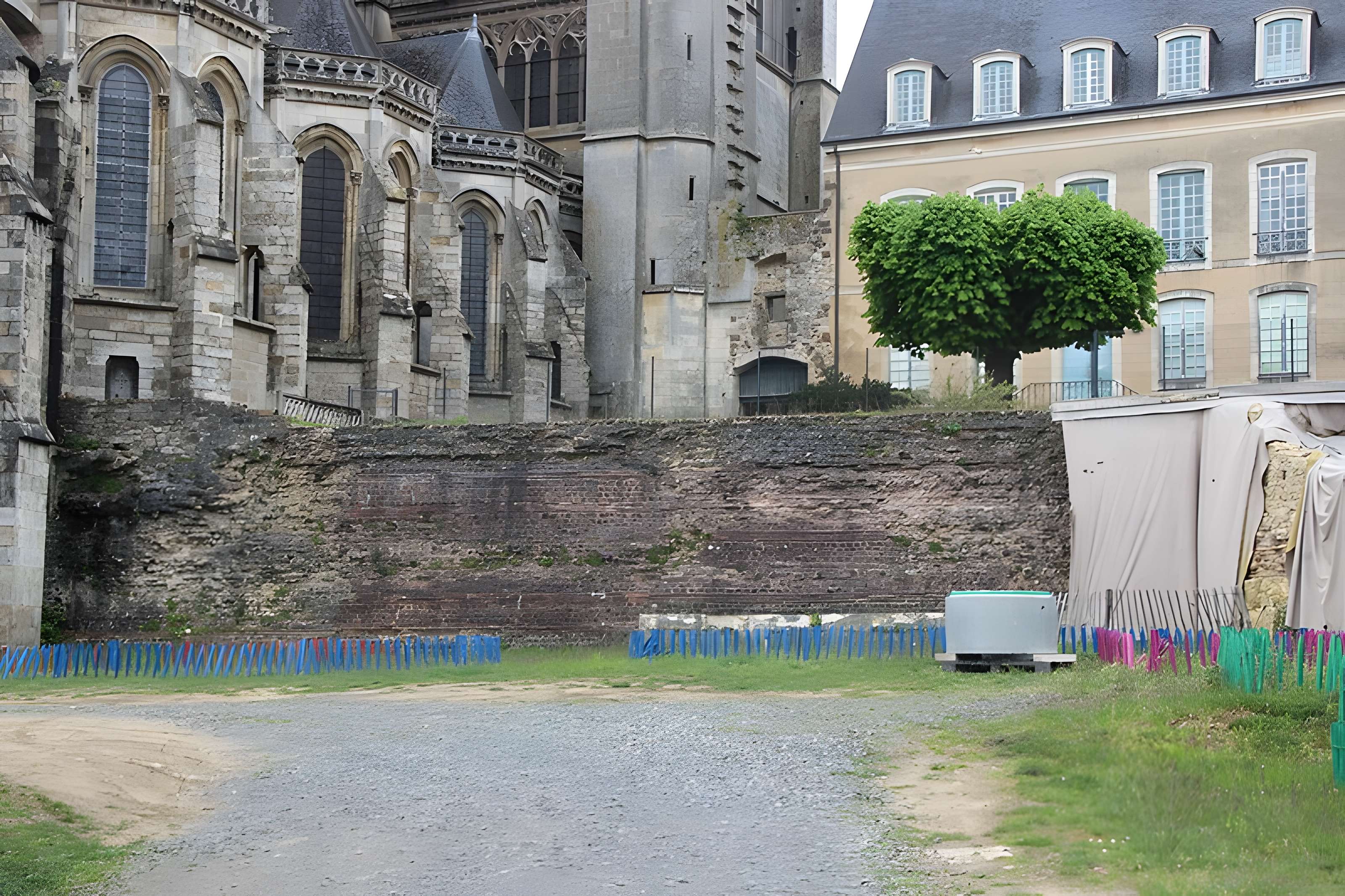 Enceinte gallo-romaine (restes)