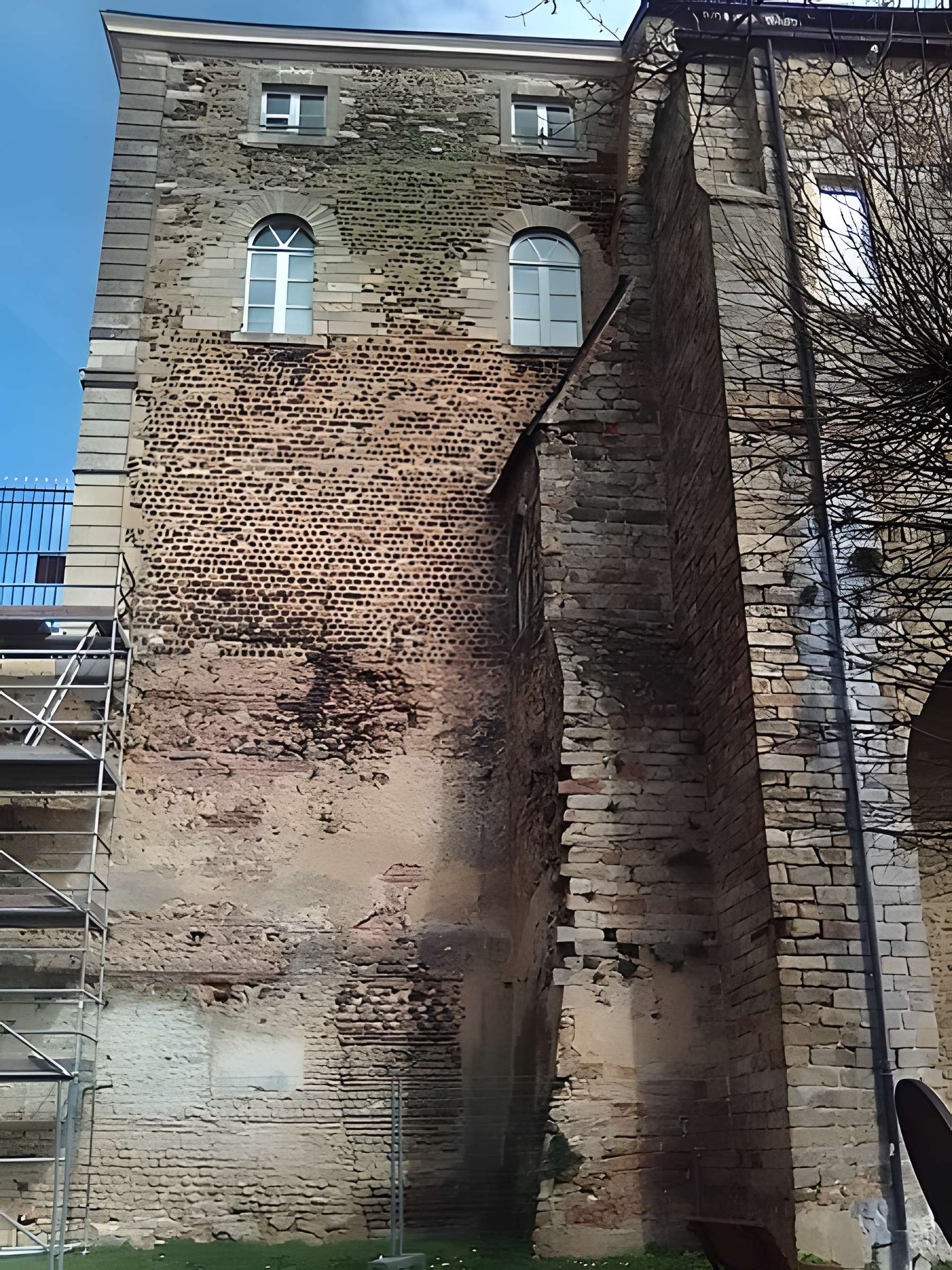 Enceinte gallo-romaine (restes)