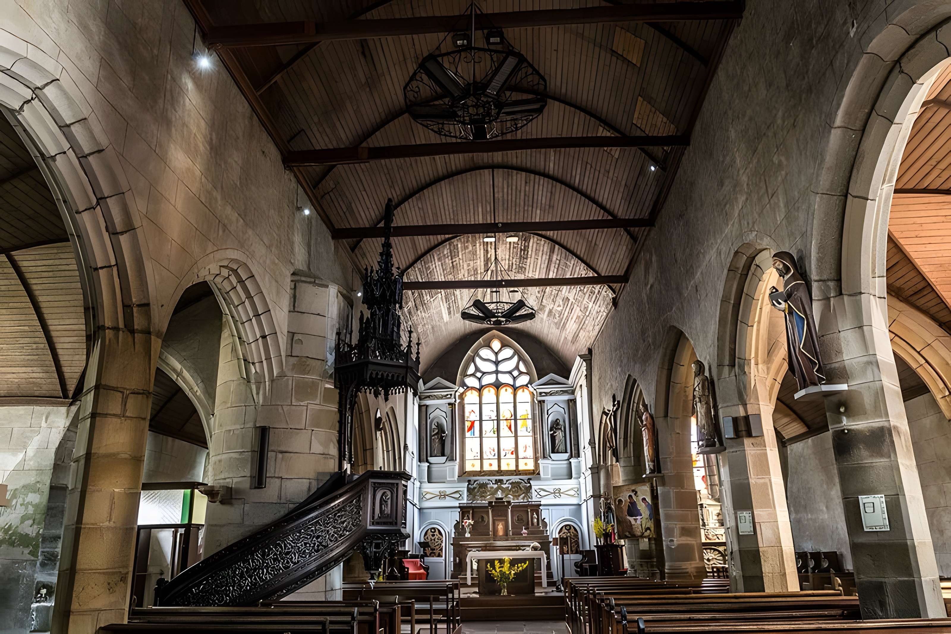 Église Saint-Pierre de Plougonver