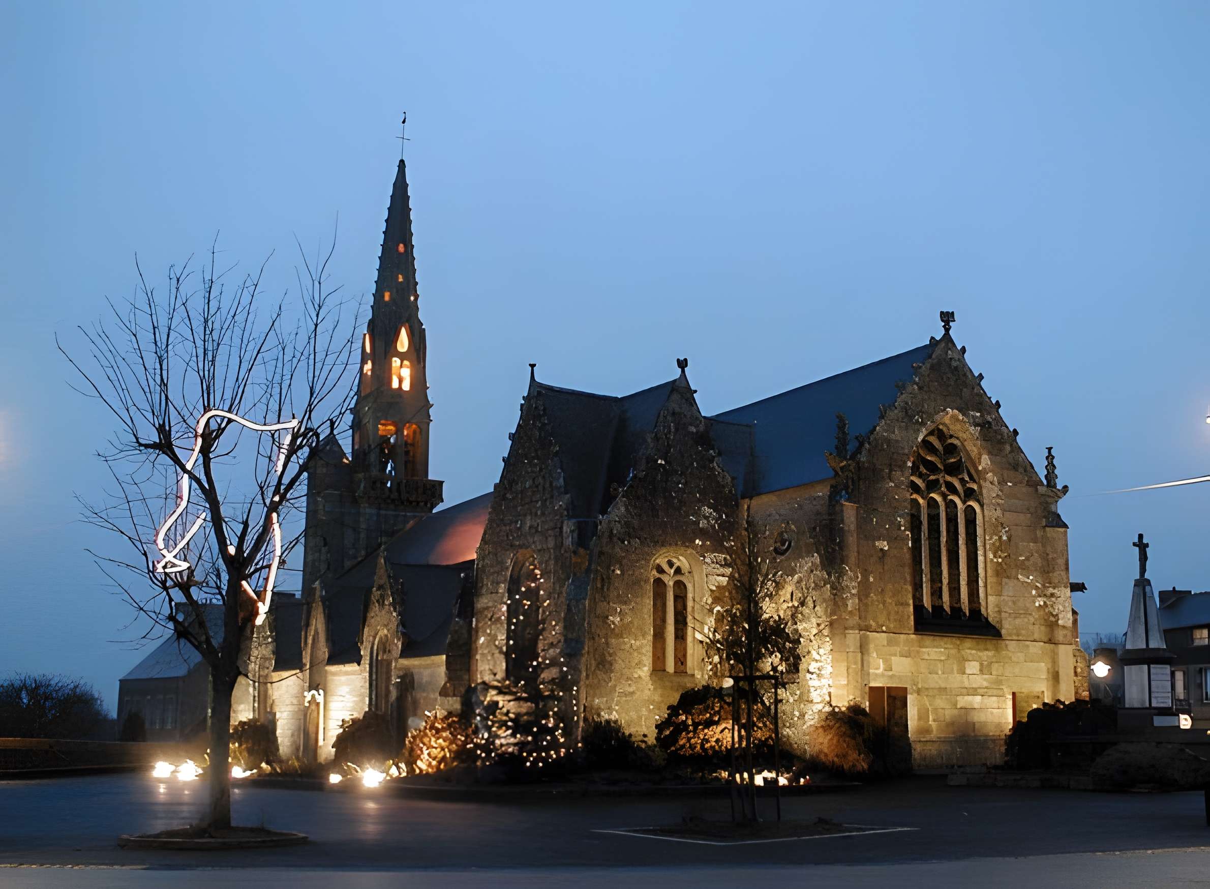Église Saint-Pierre de Plougonver