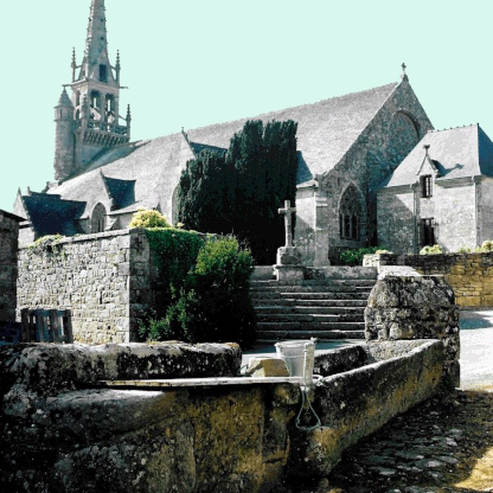 Photo de Église Saint-Pierre de Plounévez-Moëdec