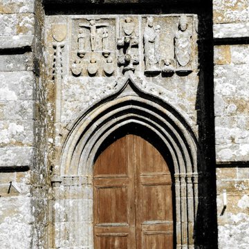 Église Saint-Pierre de Plounévez-Moëdec