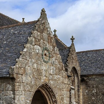 Église Saint-Pierre de Plounévez-Moëdec
