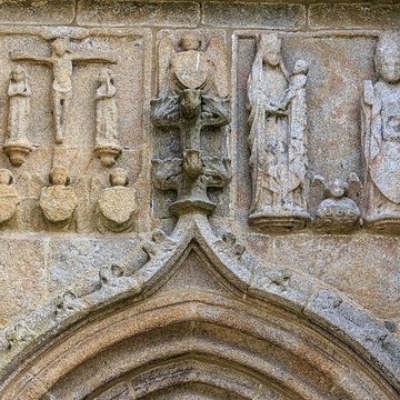 Église Saint-Pierre de Plounévez-Moëdec