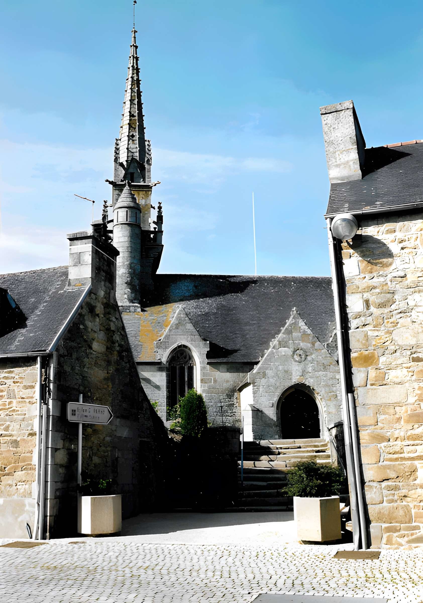 Église Saint-Pierre de Plounévez-Moëdec