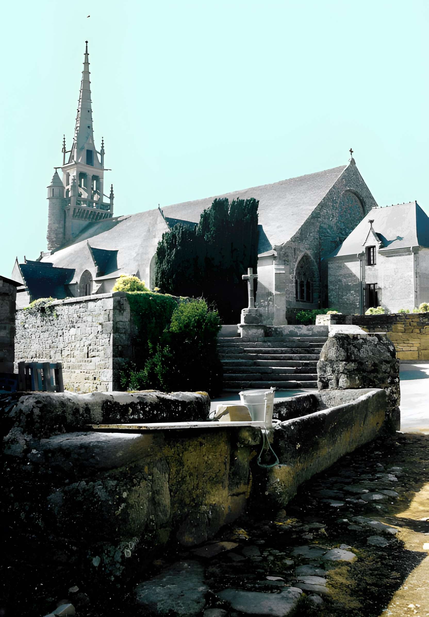 Église Saint-Pierre de Plounévez-Moëdec
