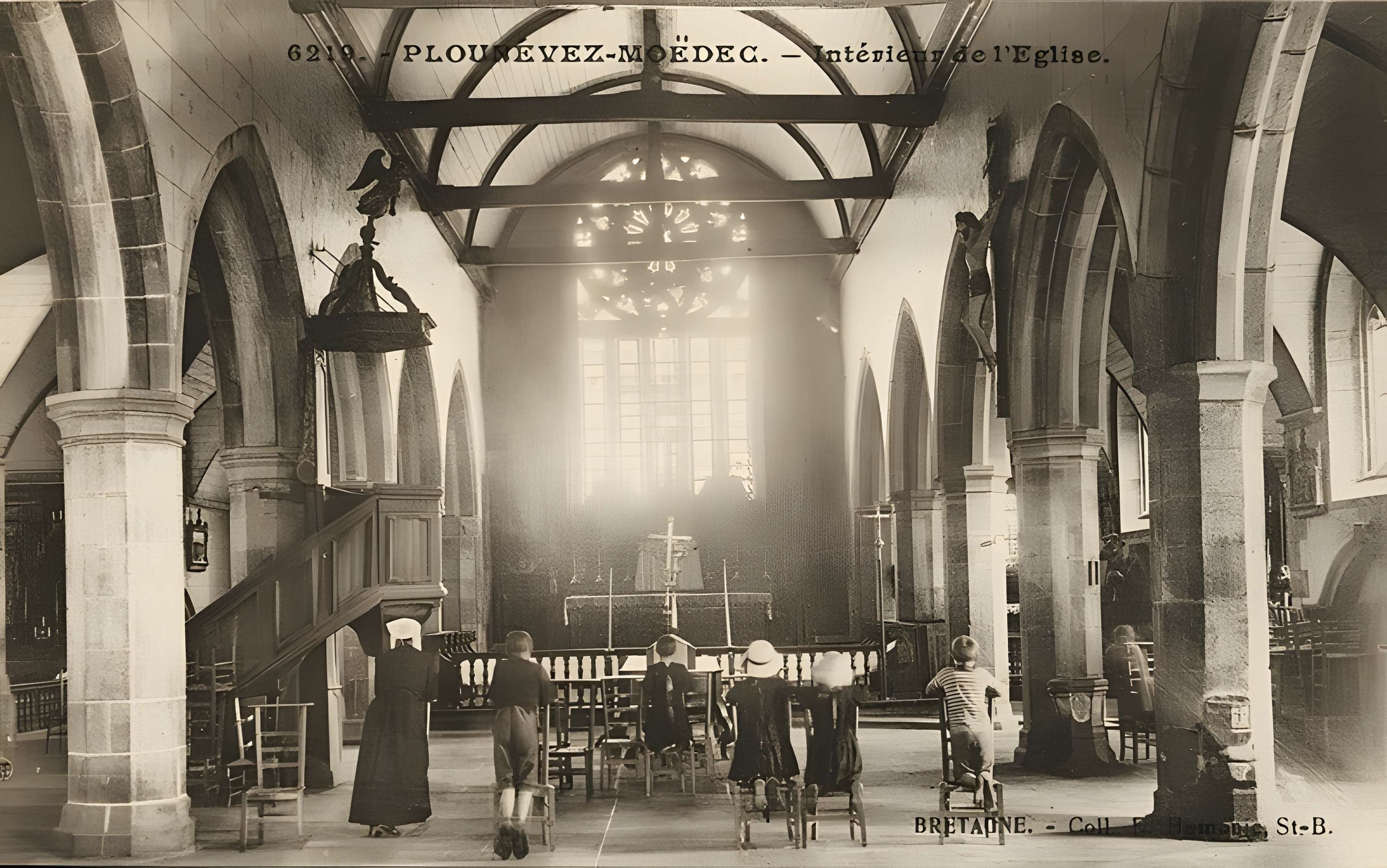 Église Saint-Pierre de Plounévez-Moëdec