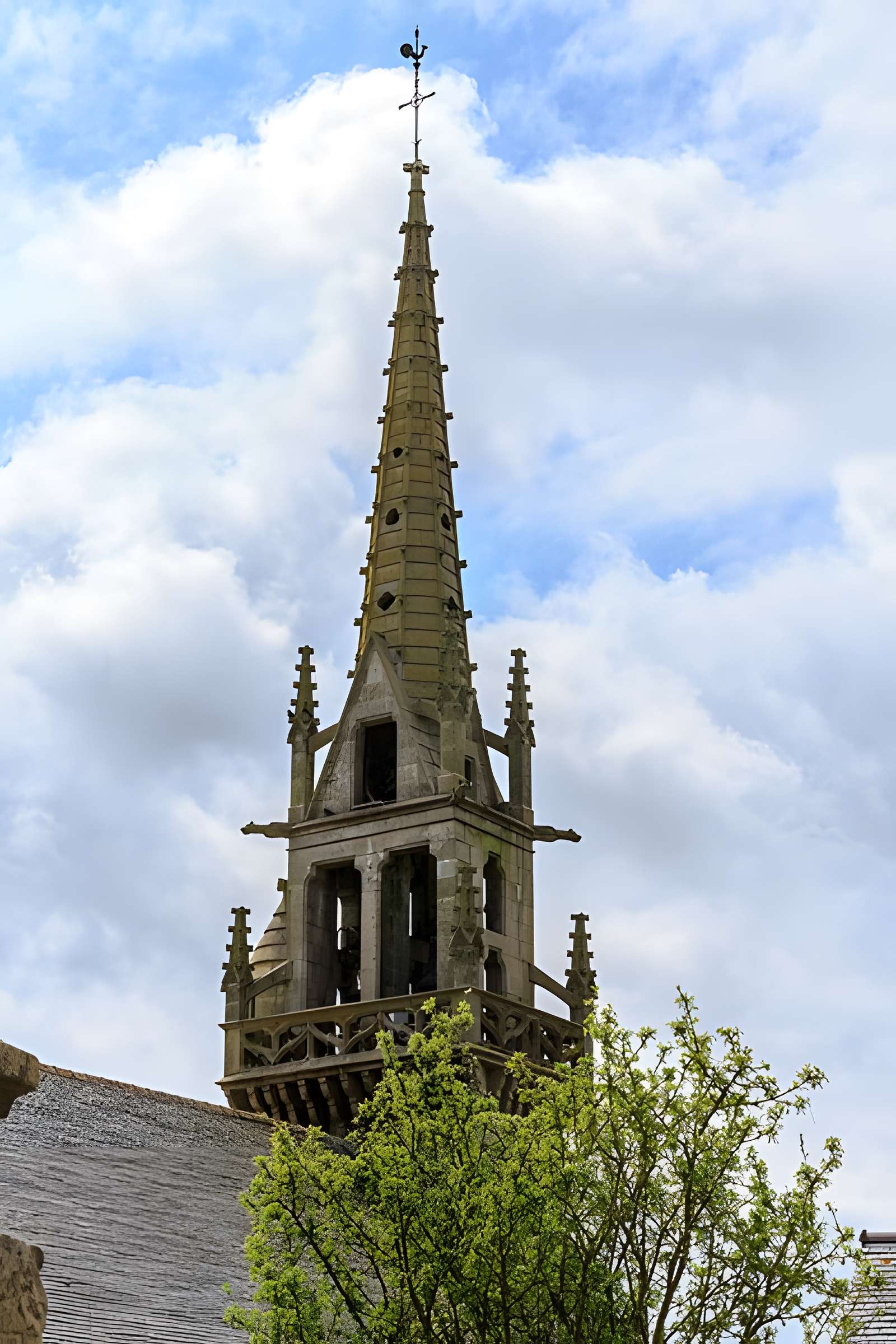 Église Saint-Pierre de Plounévez-Moëdec