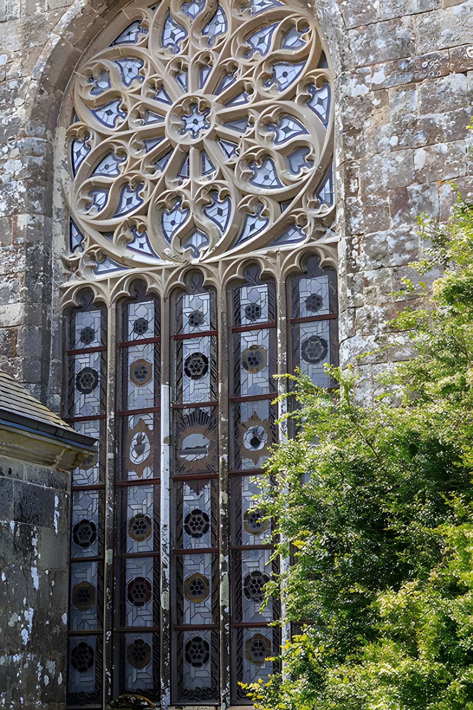 Église Saint-Pierre de Plounévez-Moëdec