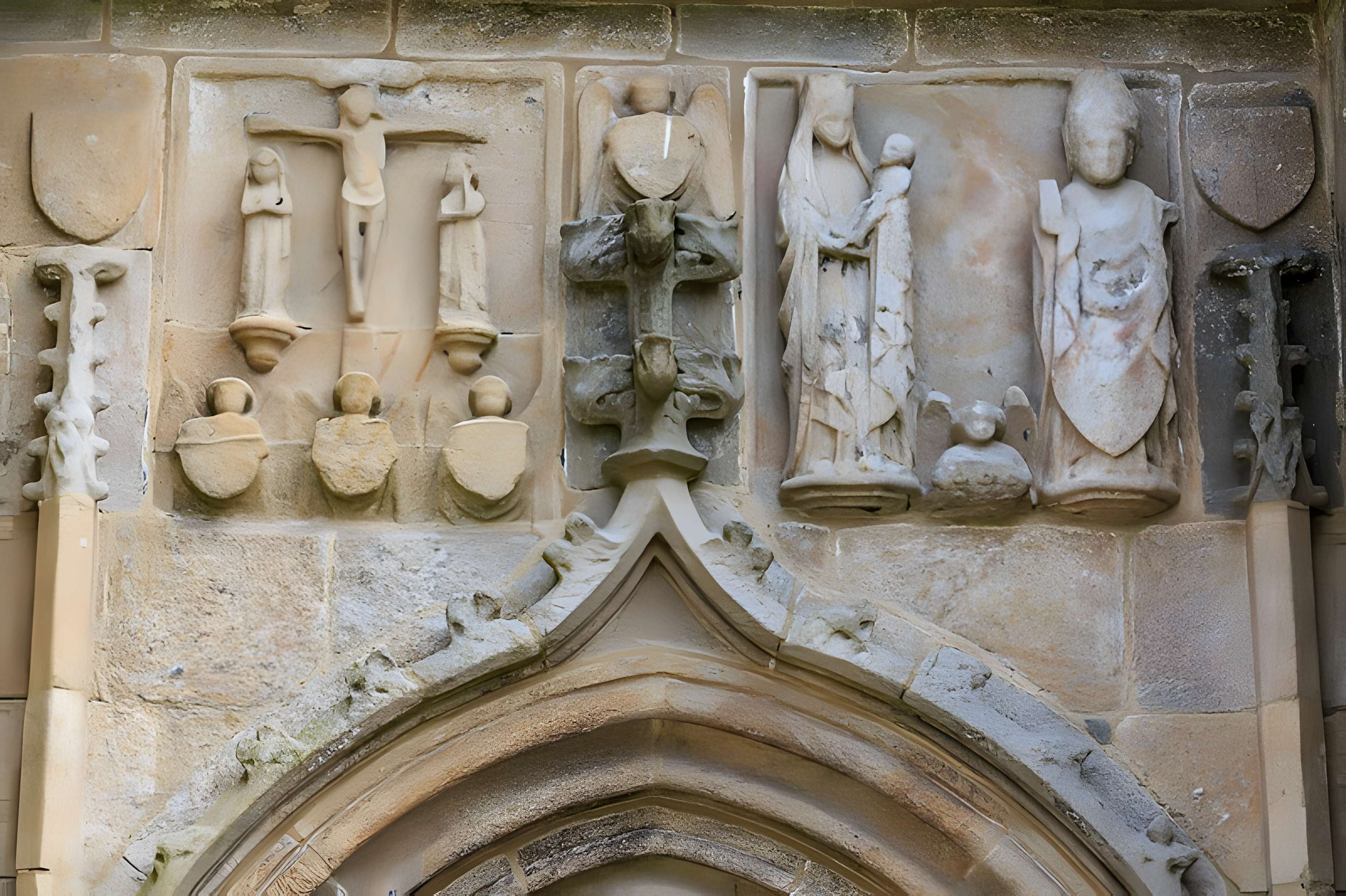 Église Saint-Pierre de Plounévez-Moëdec