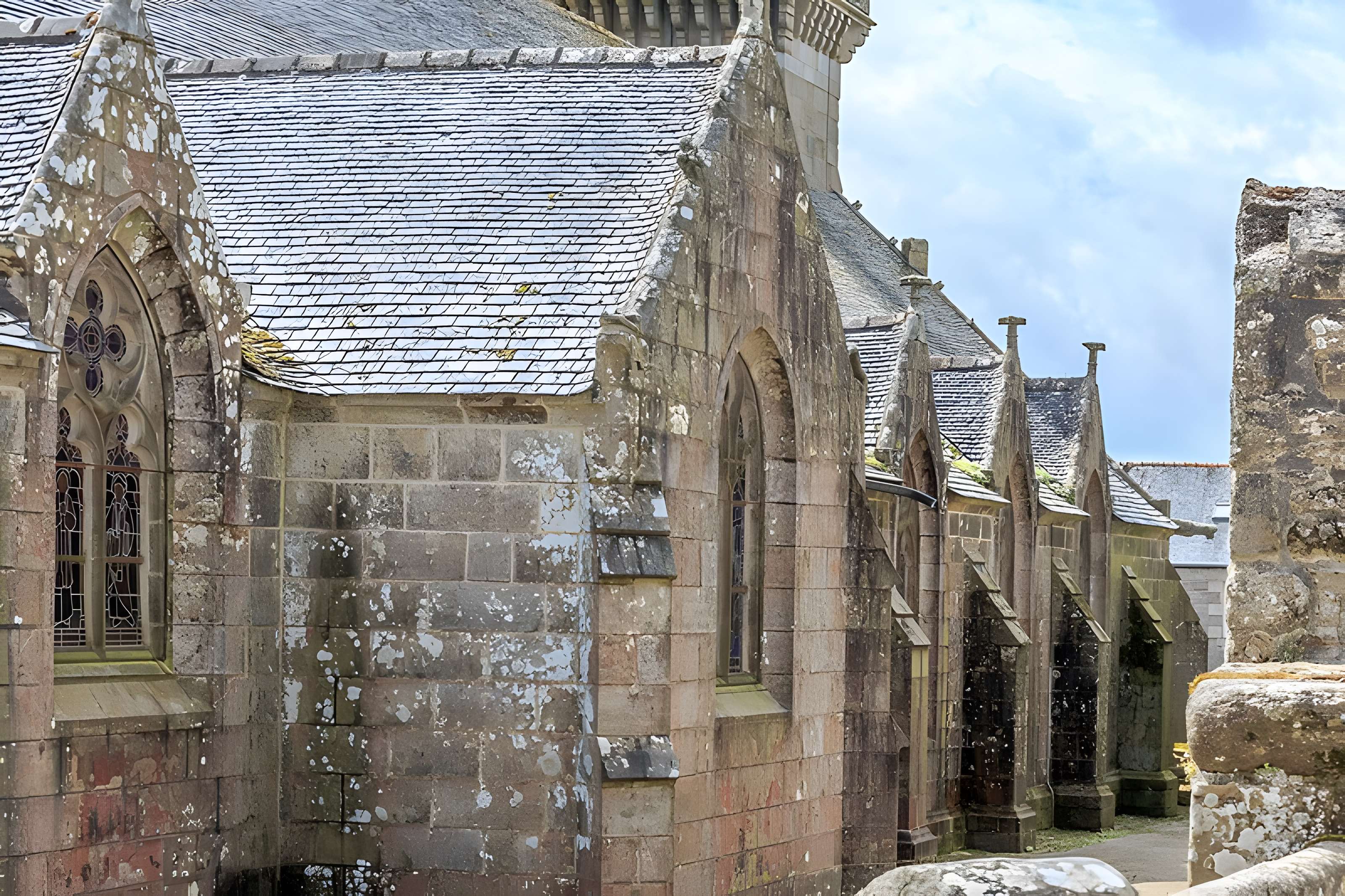 Église Saint-Pierre de Plounévez-Moëdec
