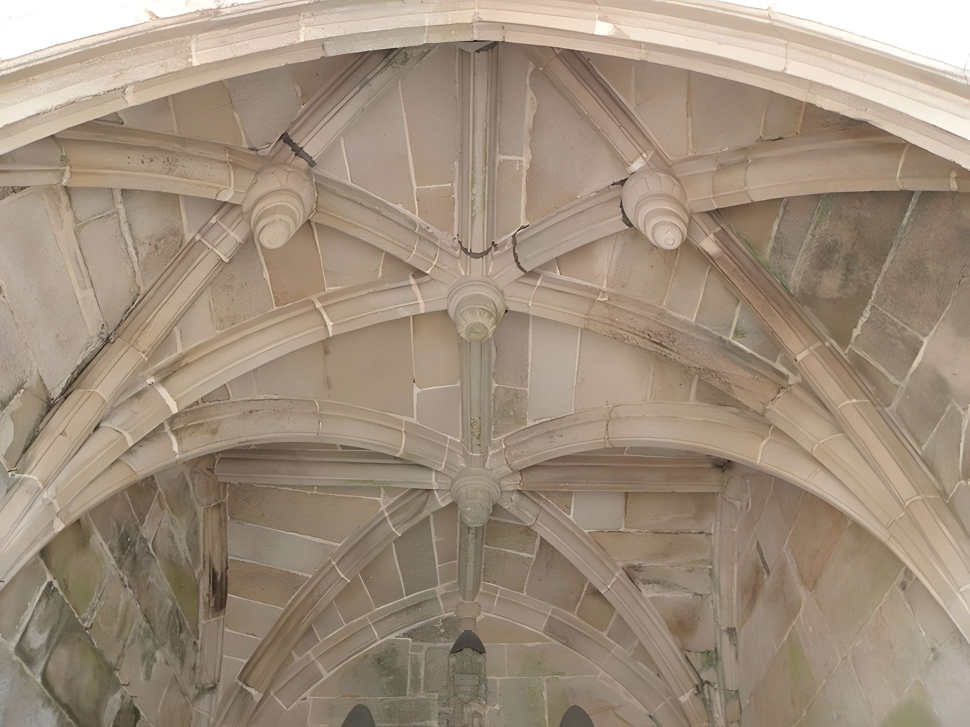 Église Saint-Pierre de Pluzunet