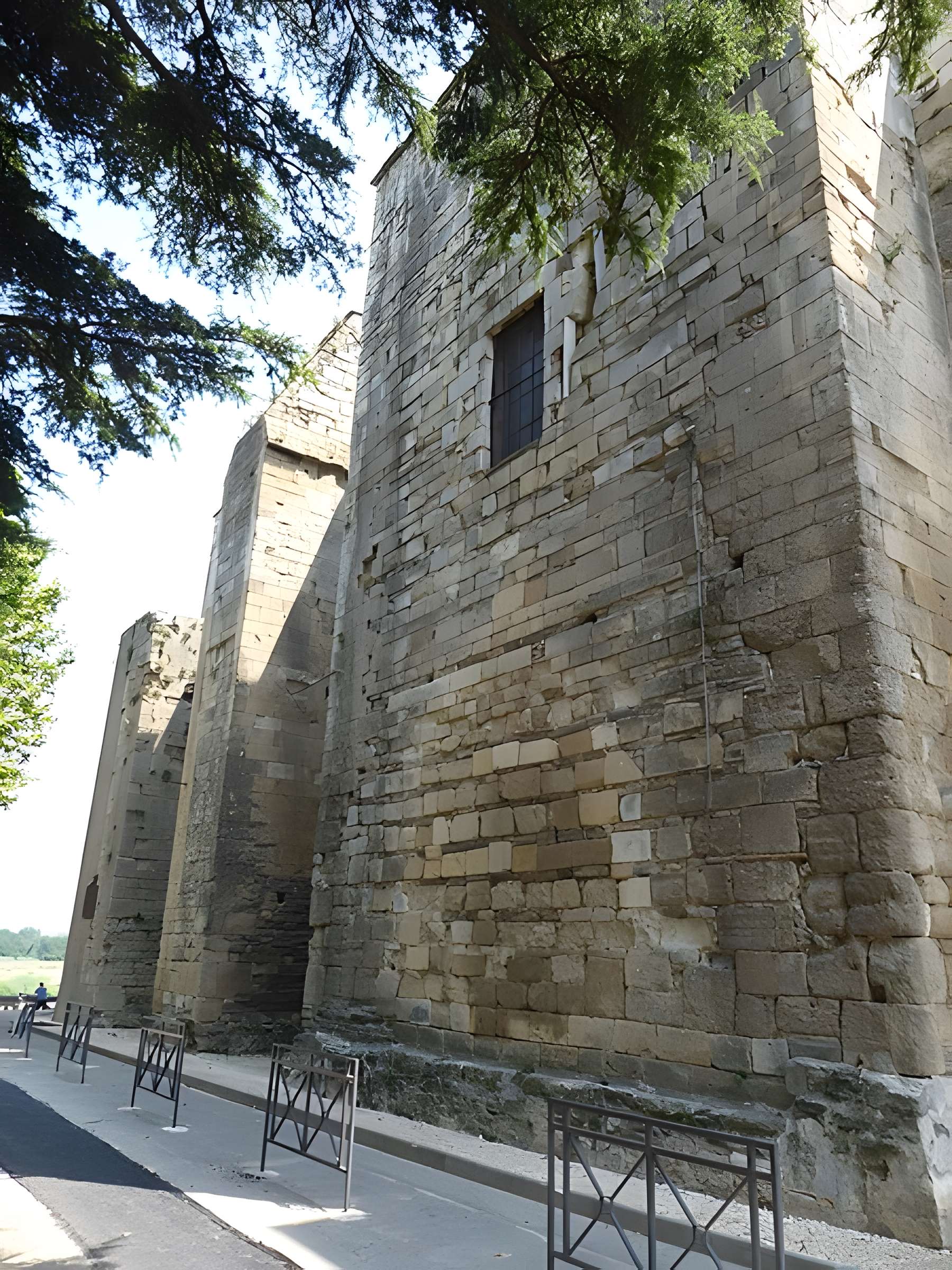 Église Saint-Pierre de Pont-Saint-Esprit