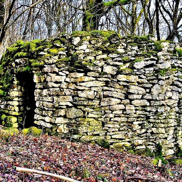 Enclos et les cabordes dÉchenoz-la-Méline