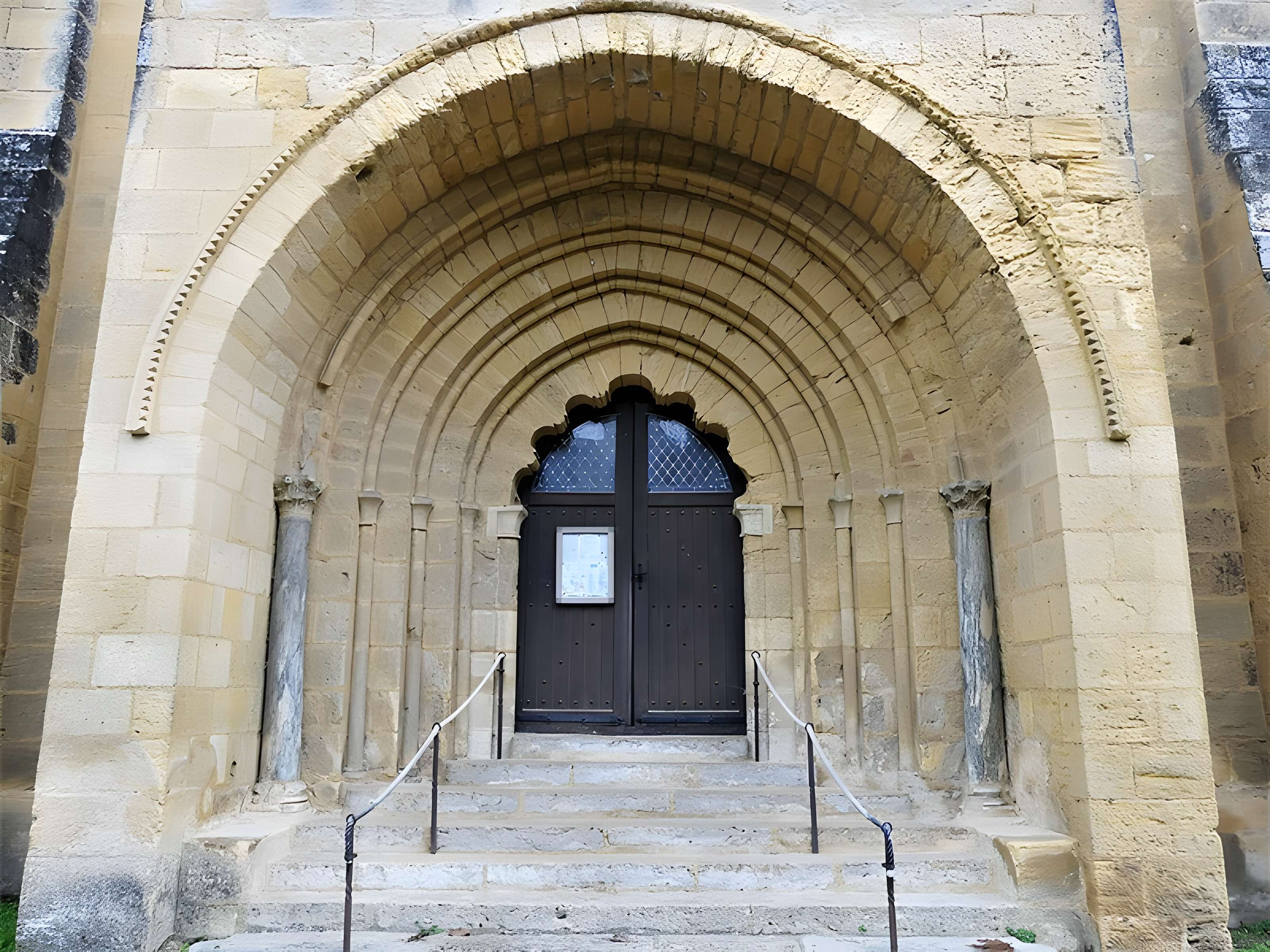 Église Saint-Pierre de Sireuil