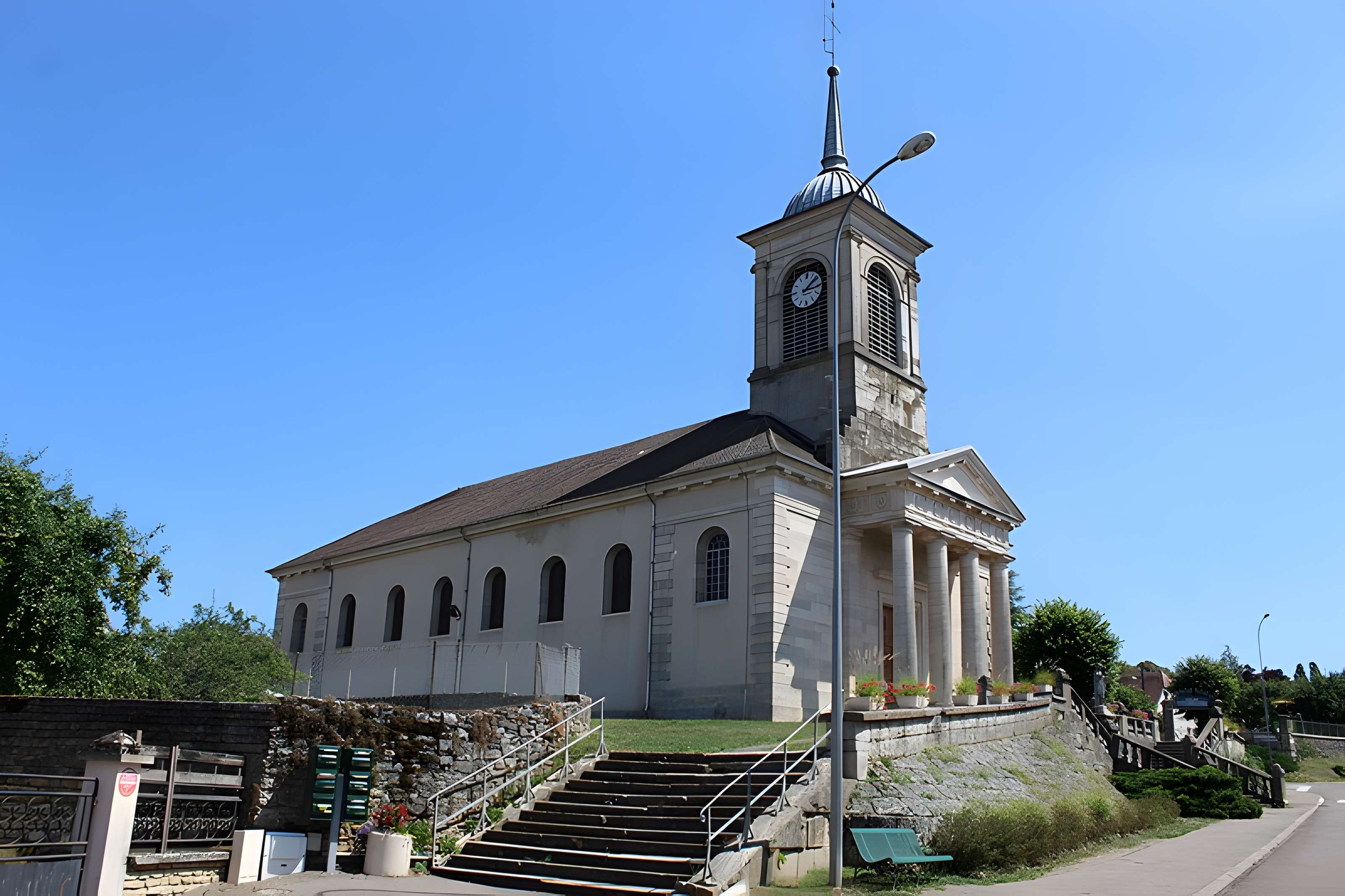 Église Saint-Pierre de Valay