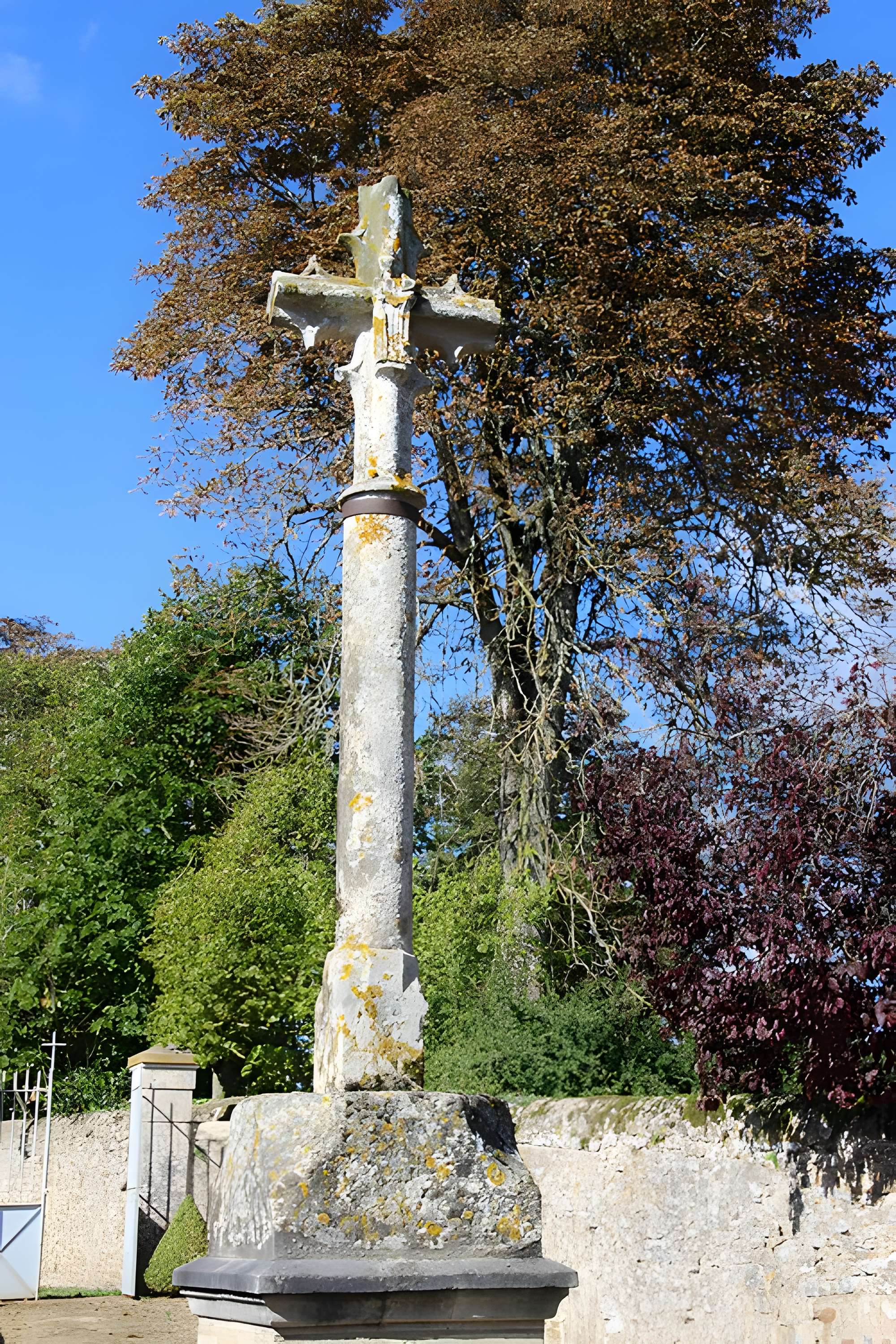 Église Saint-Pierre de Varennes-Bourreau