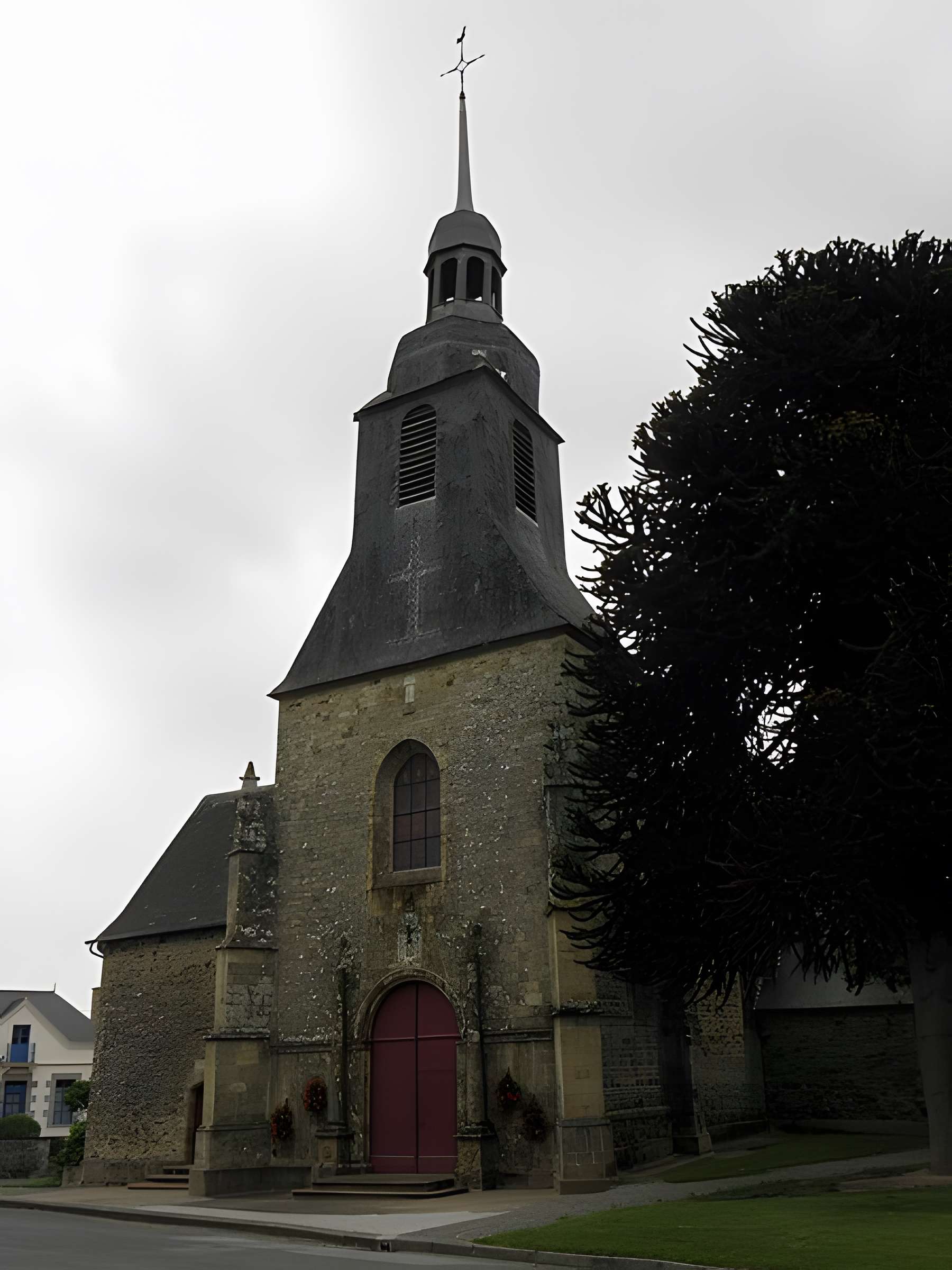 Église Saint-Pierre de Visseiche