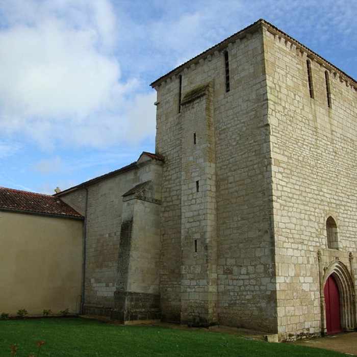 Photo de Église Saint-Pierre de Xanton-Chassenon