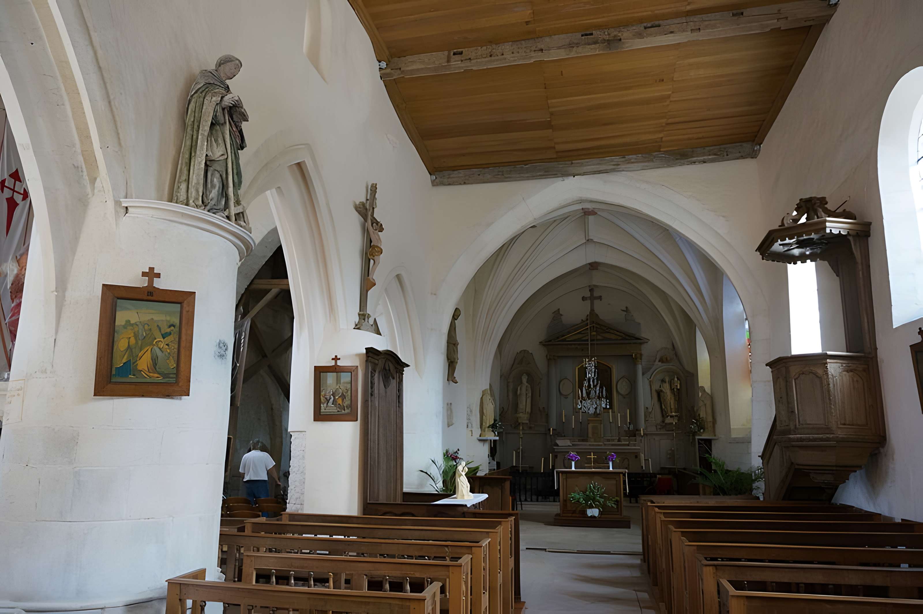 Église Saint-Pierre d'Isle-Aumont