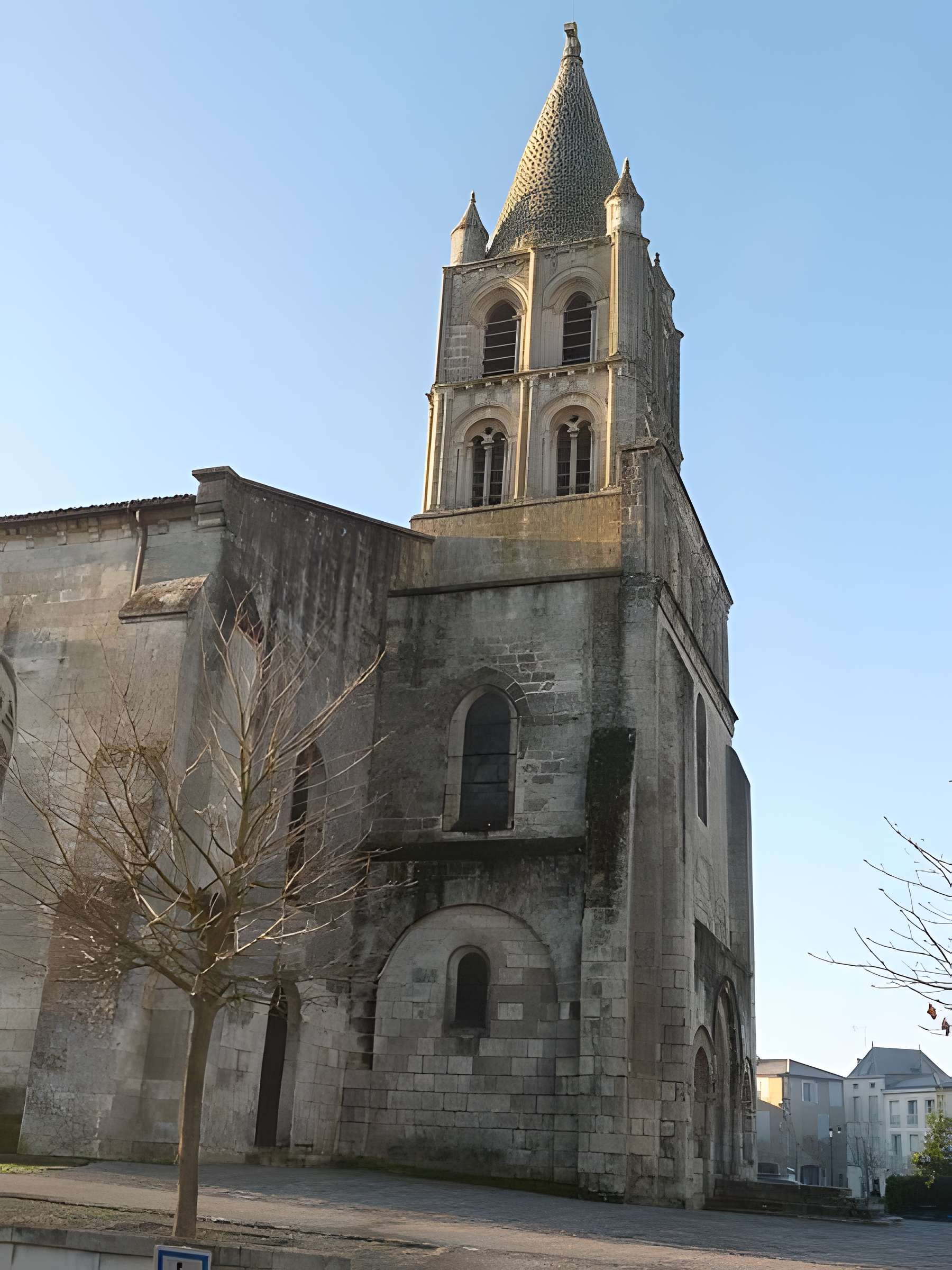 Église Saint-Pierre-aux-Liens de Segonzac