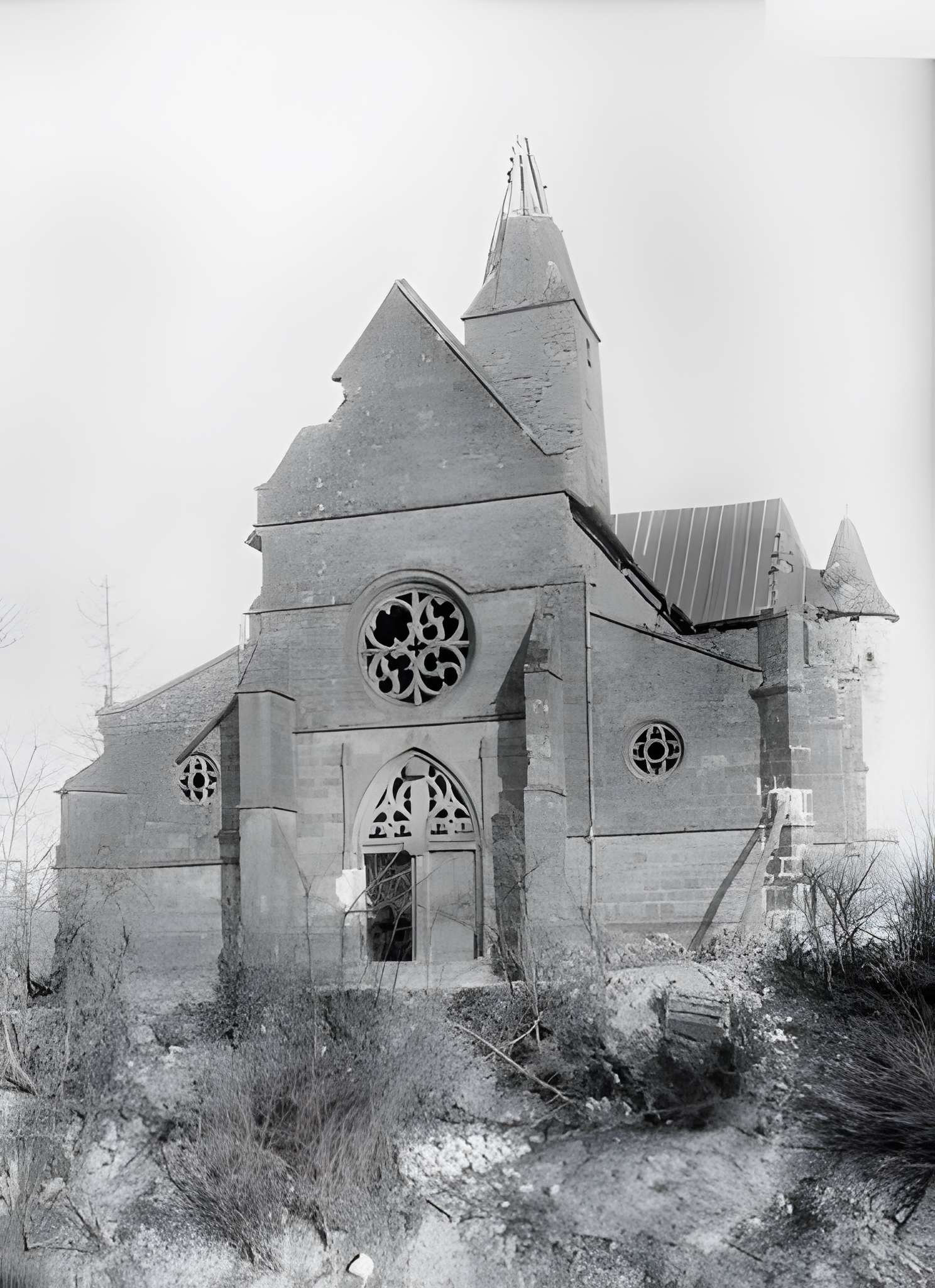 Église Saint-Pierre-aux-Liens d'Olizy