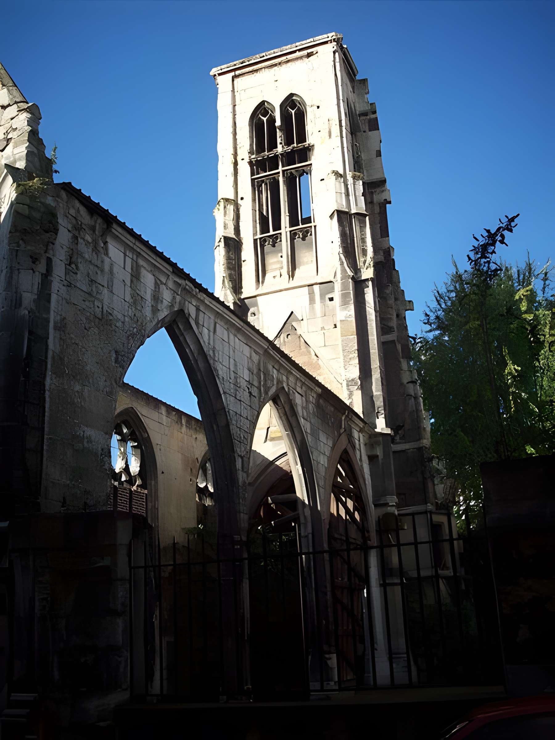 Église Saint-Pierre-du-Châtel de Rouen 