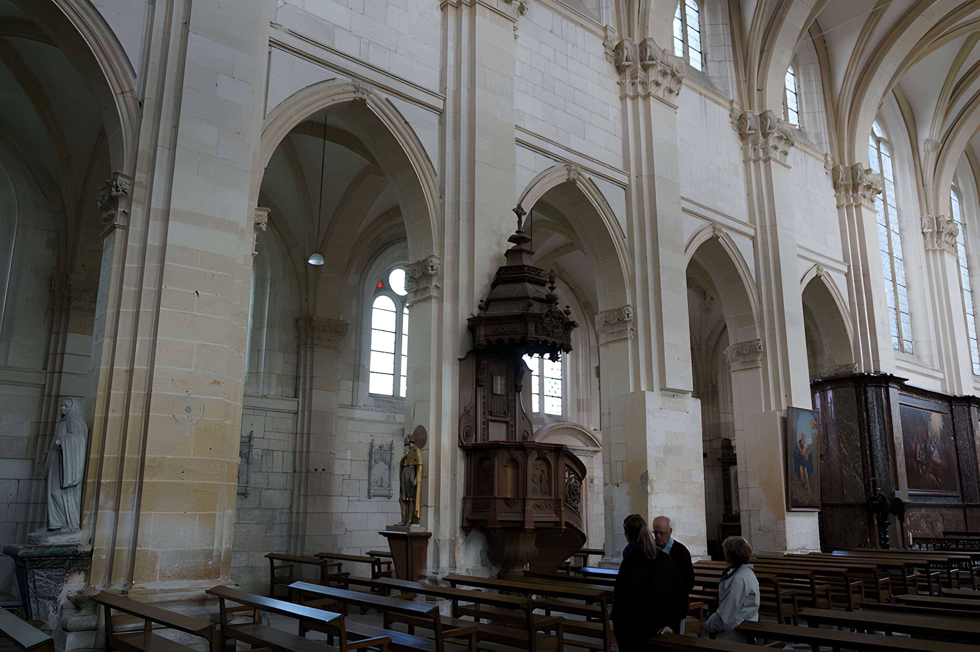 Église Saint-Pierre-du-Prieuré de Novy-Chevrières