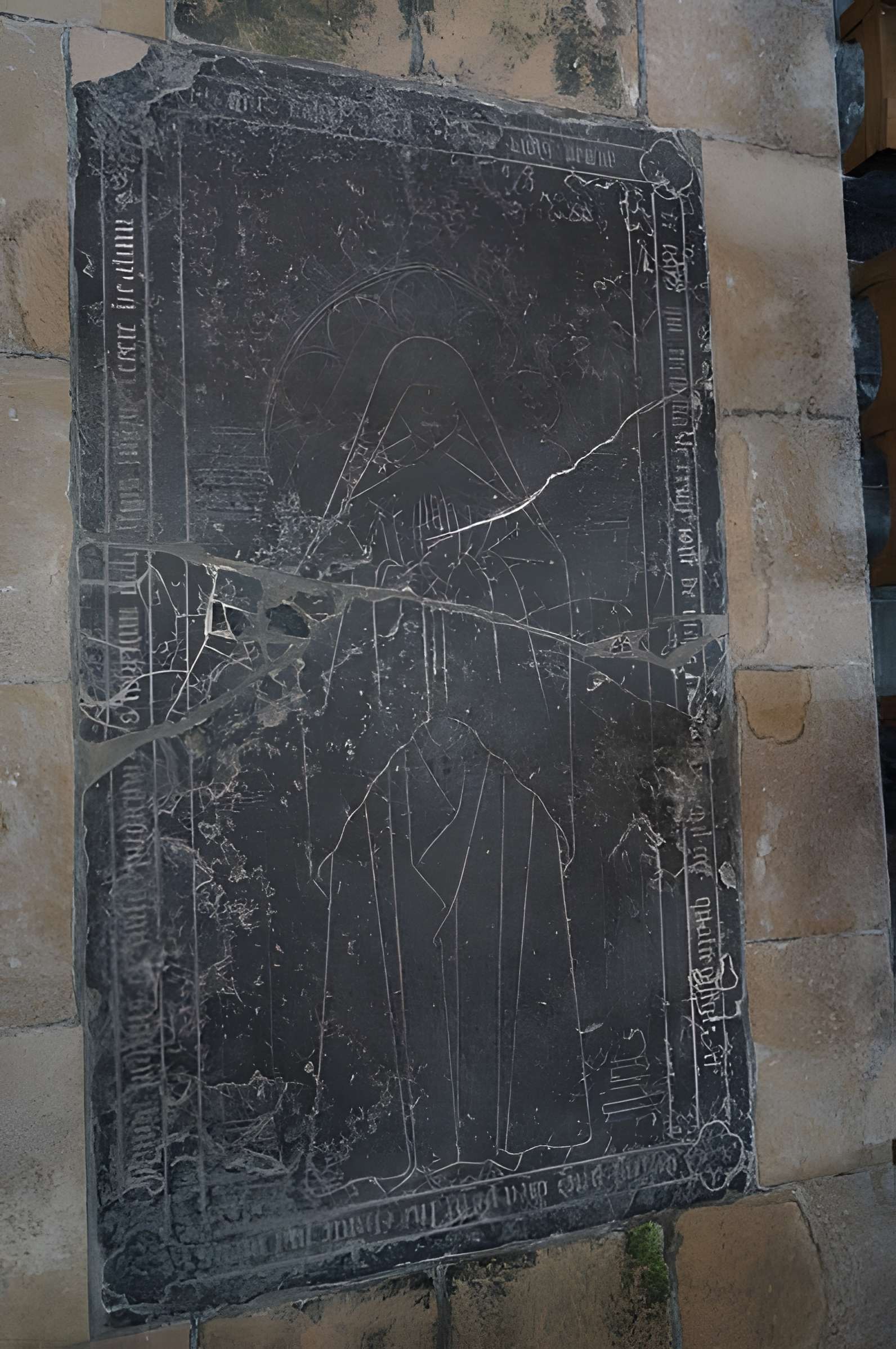 Église Saint-Pierre-du-Prieuré de Novy-Chevrières