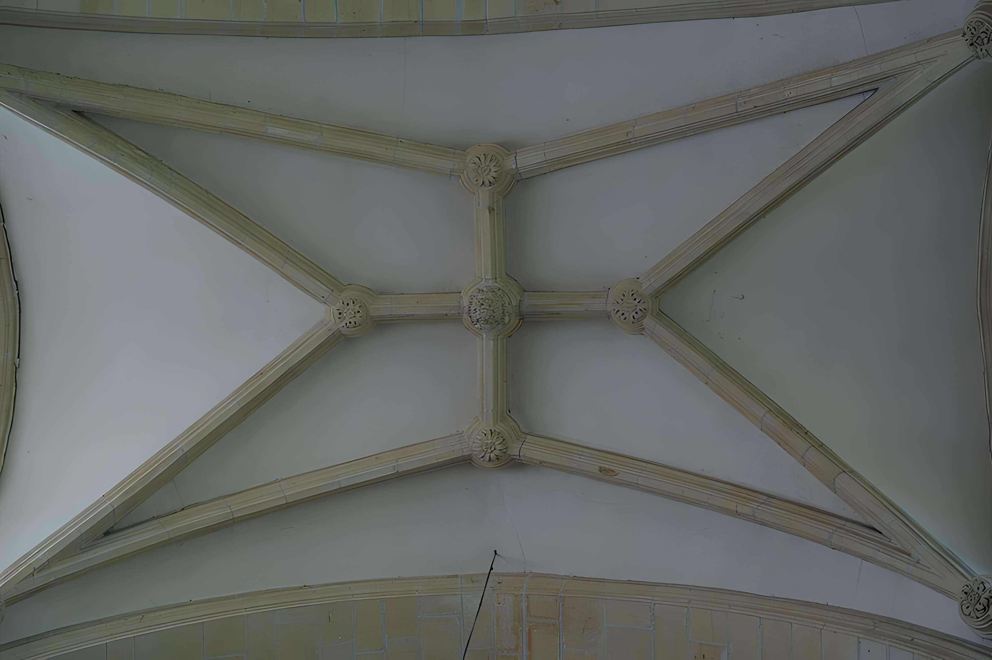 Église Saint-Pierre-du-Prieuré de Novy-Chevrières