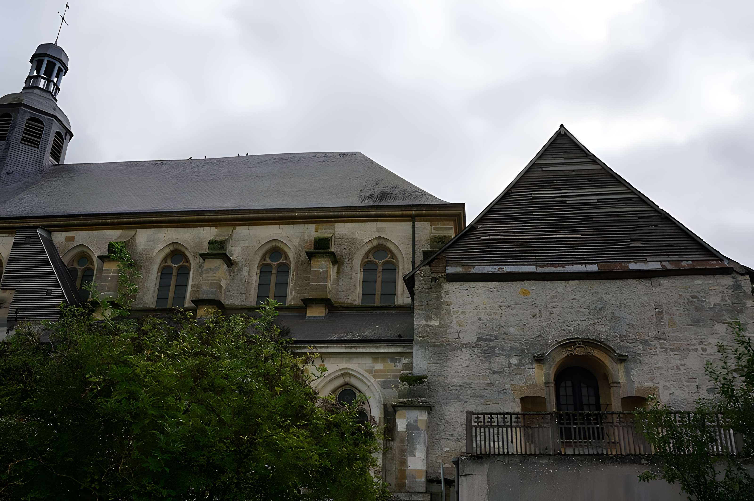 Église Saint-Pierre-du-Prieuré de Novy-Chevrières