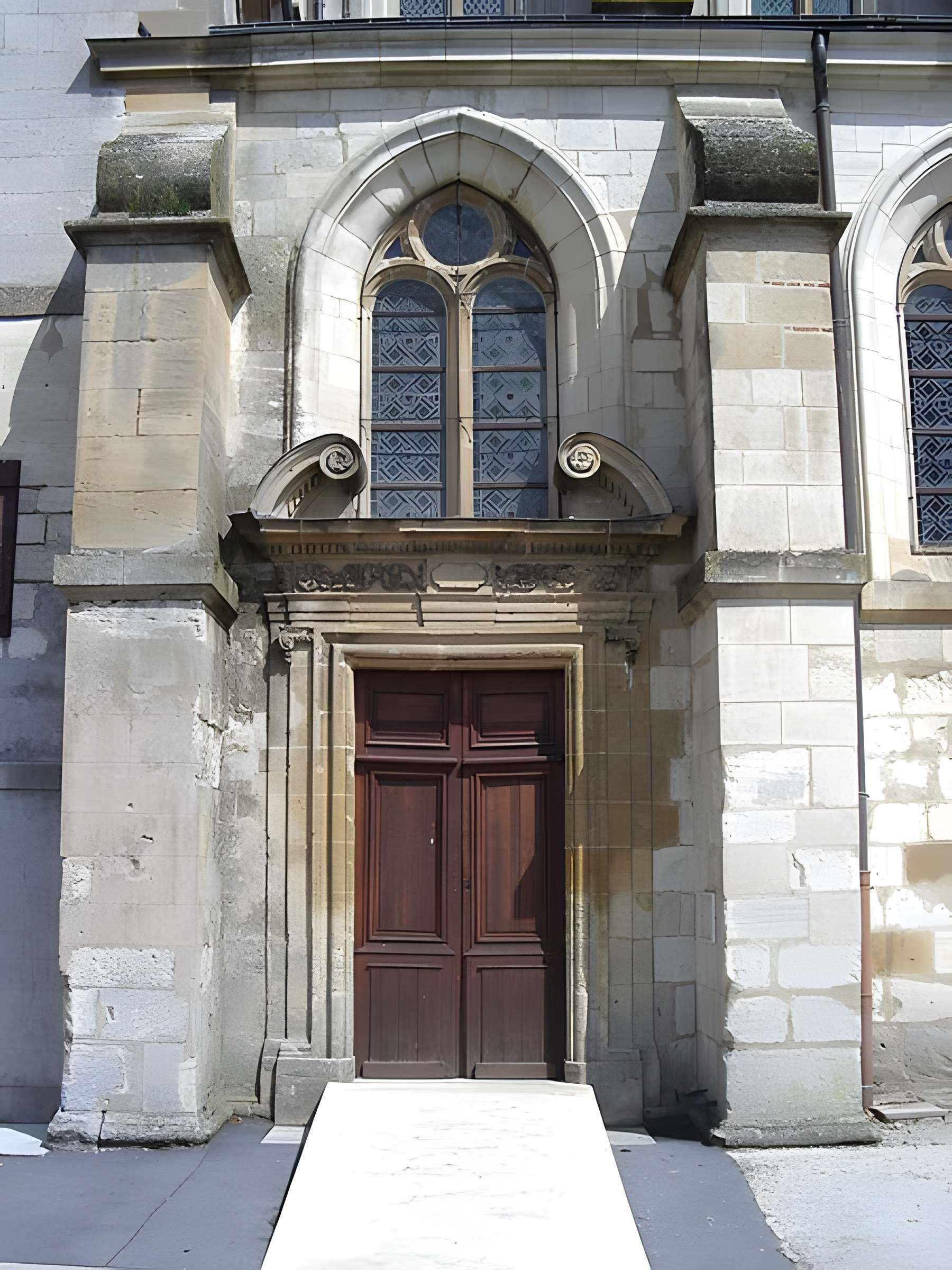 Église Saint-Pierre-du-Prieuré de Novy-Chevrières