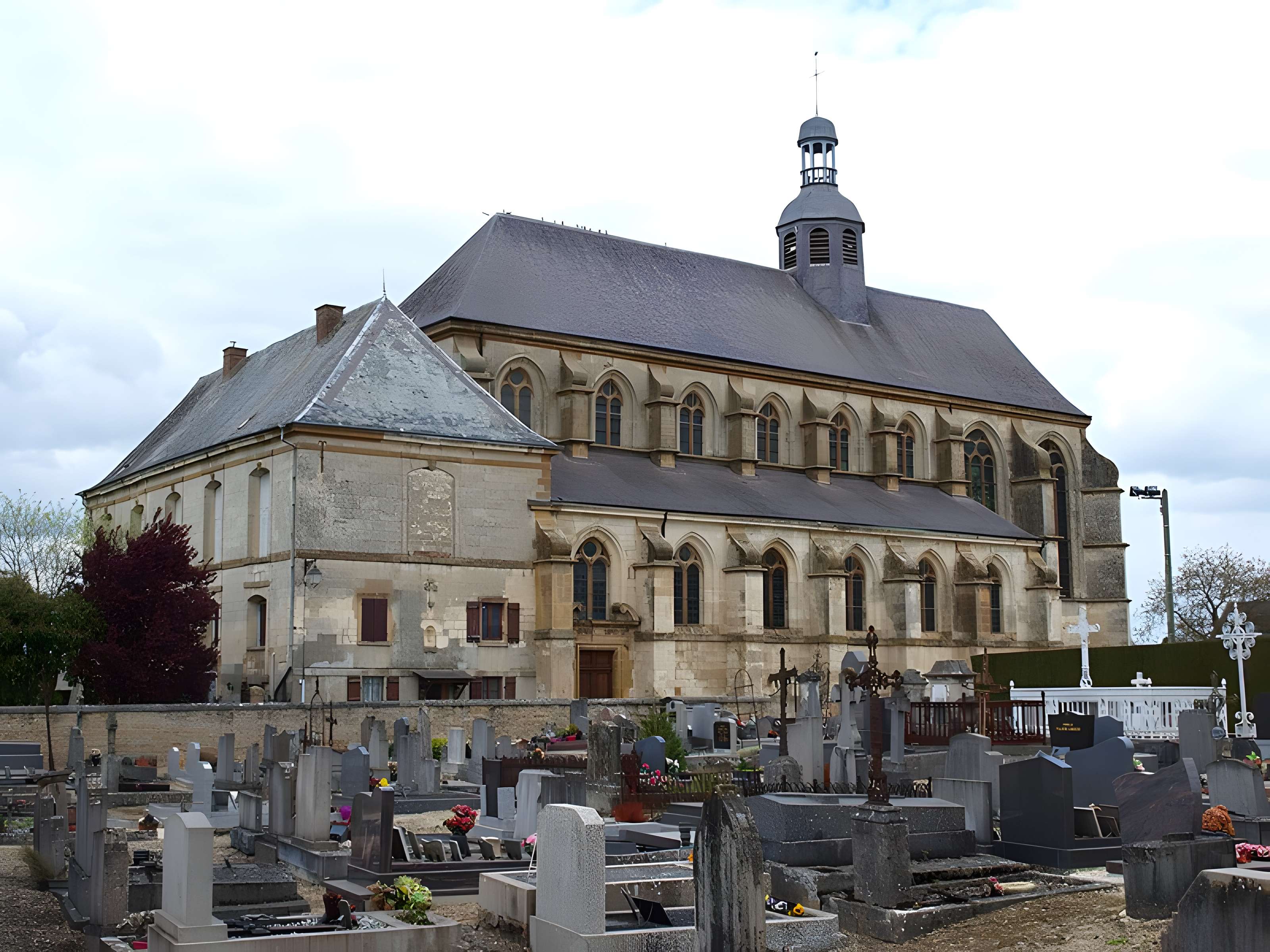 Église Saint-Pierre-du-Prieuré de Novy-Chevrières