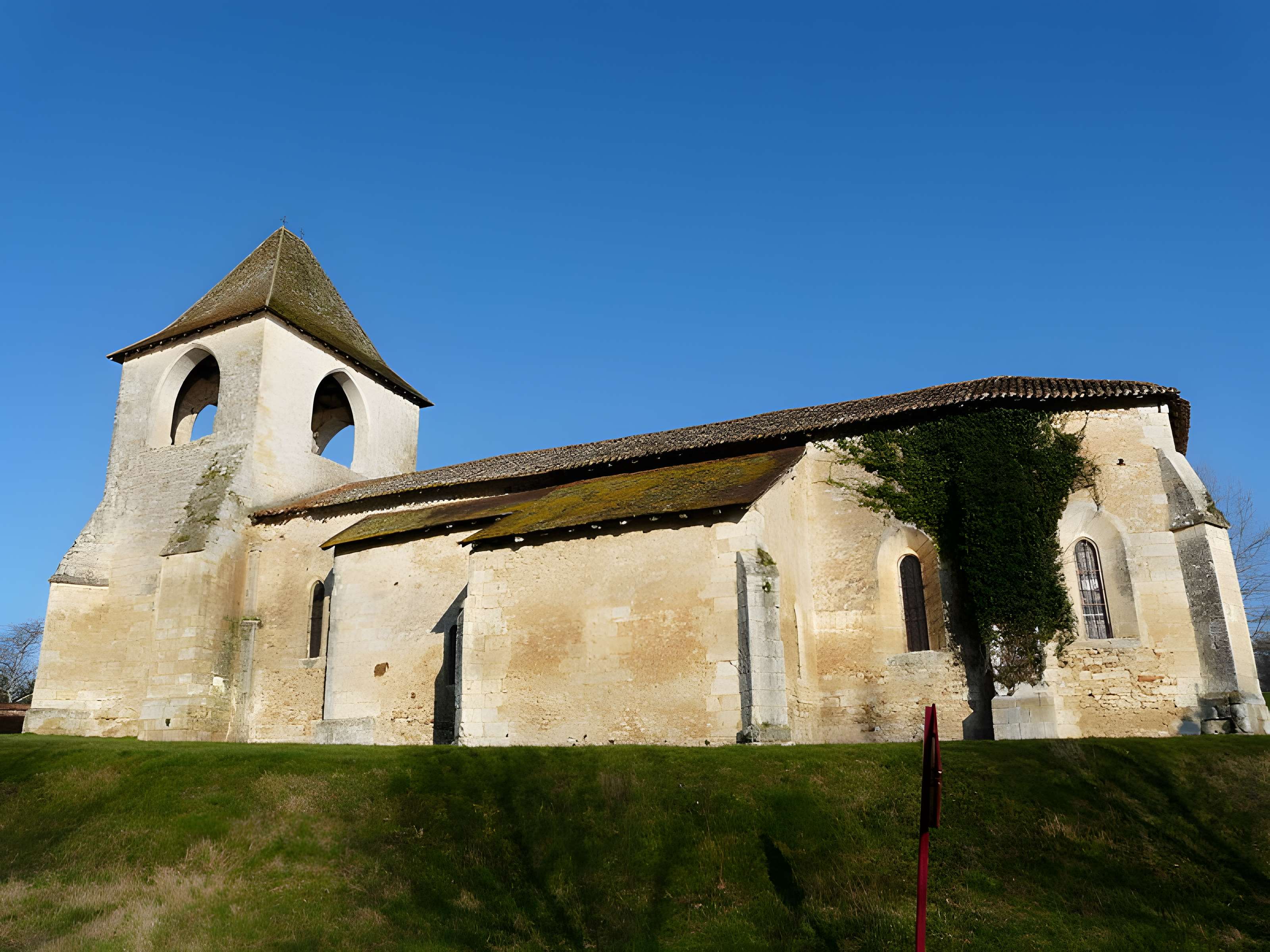 Église Saint-Pierre-ès-Liens de La Douze
