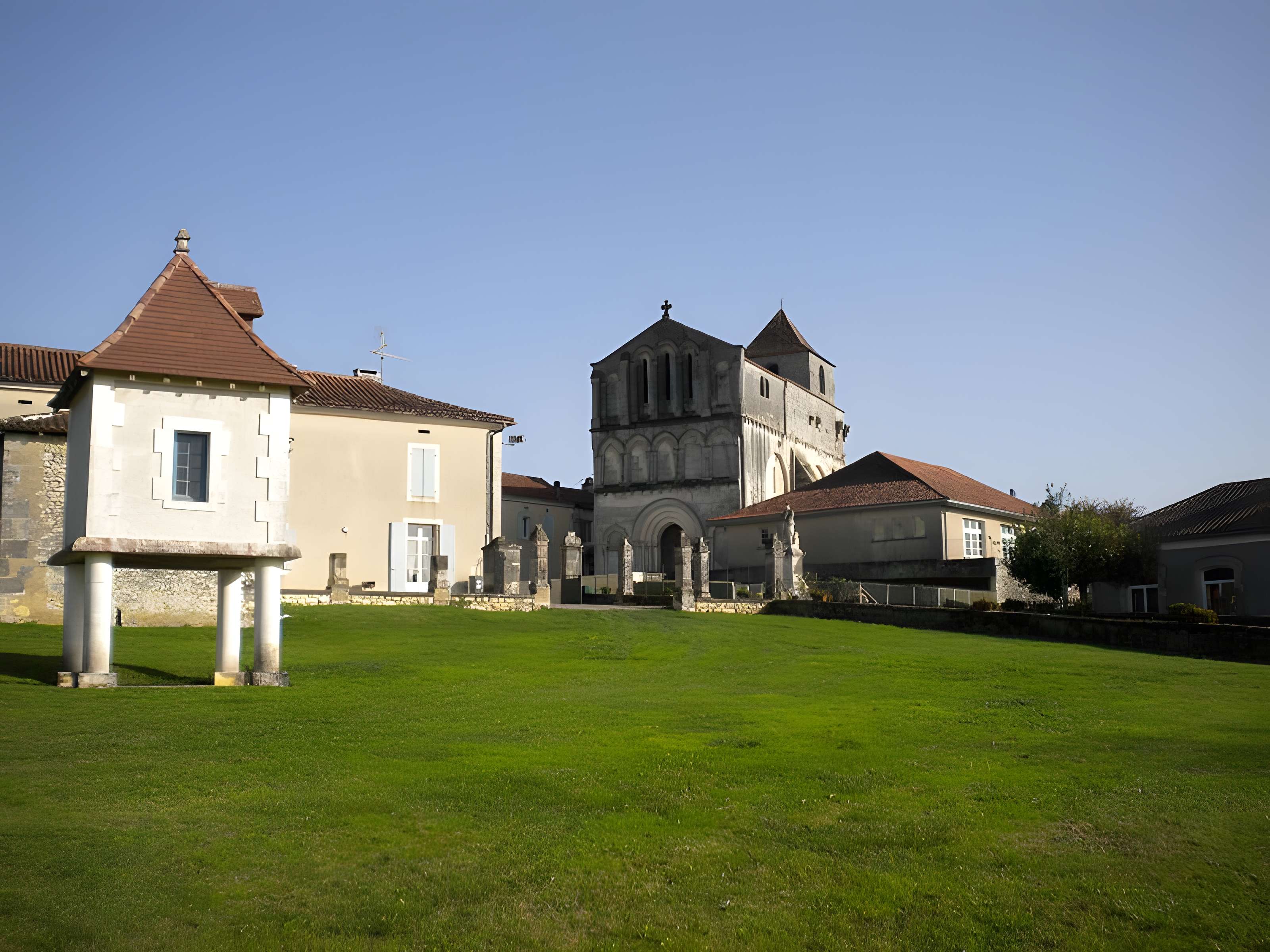 Église Saint-Pierre-ès-Liens de Vieux-Mareuil