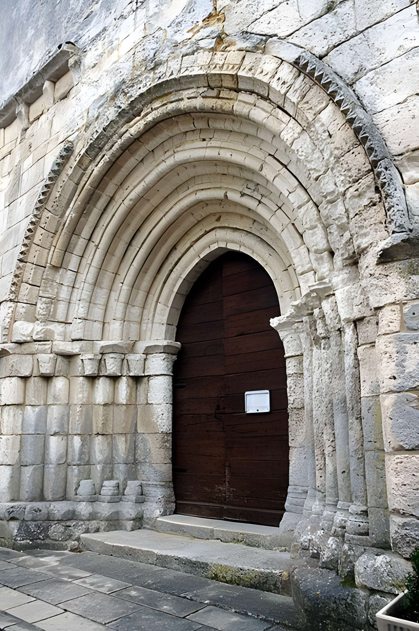 Église Saint-Pierre-ès-Liens de Vieux-Mareuil