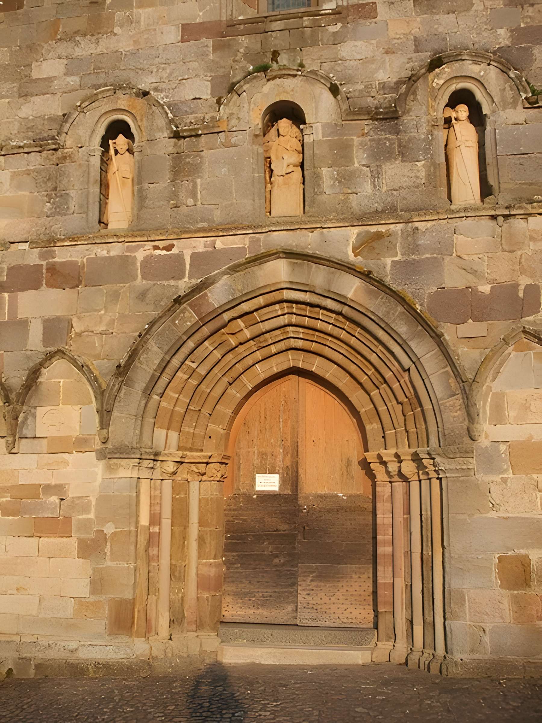 Église Saint-Pierre-et-Saint-Pardoux d'Arnac-Pompadour