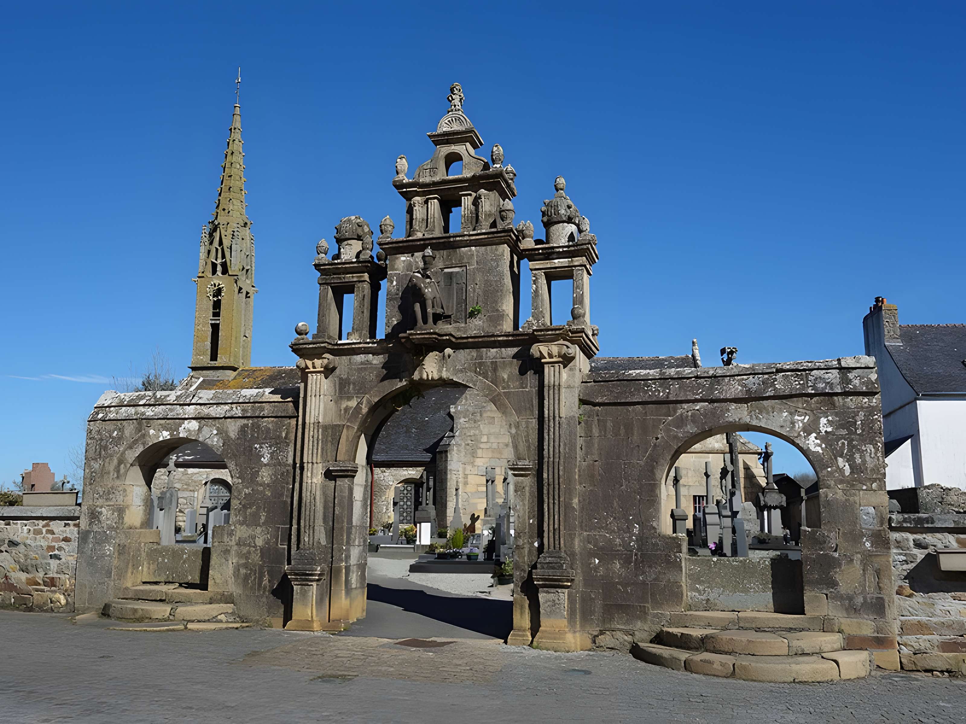 Église Saint-Pierre-et-Saint-Paul d'Argol