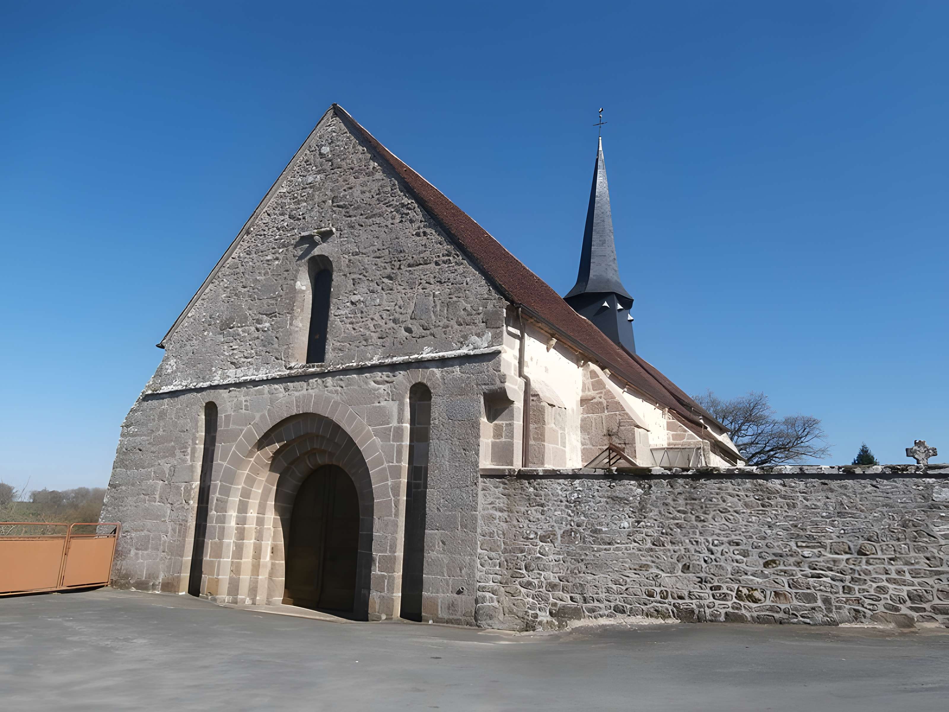 Église Saint-Pierre-et-Saint-Paul de Bazelat 