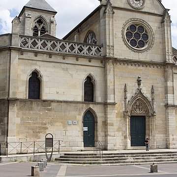 Église Saint-Pierre-et-Saint-Paul de Montreuil