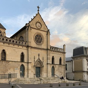 Église Saint-Pierre-et-Saint-Paul de Montreuil