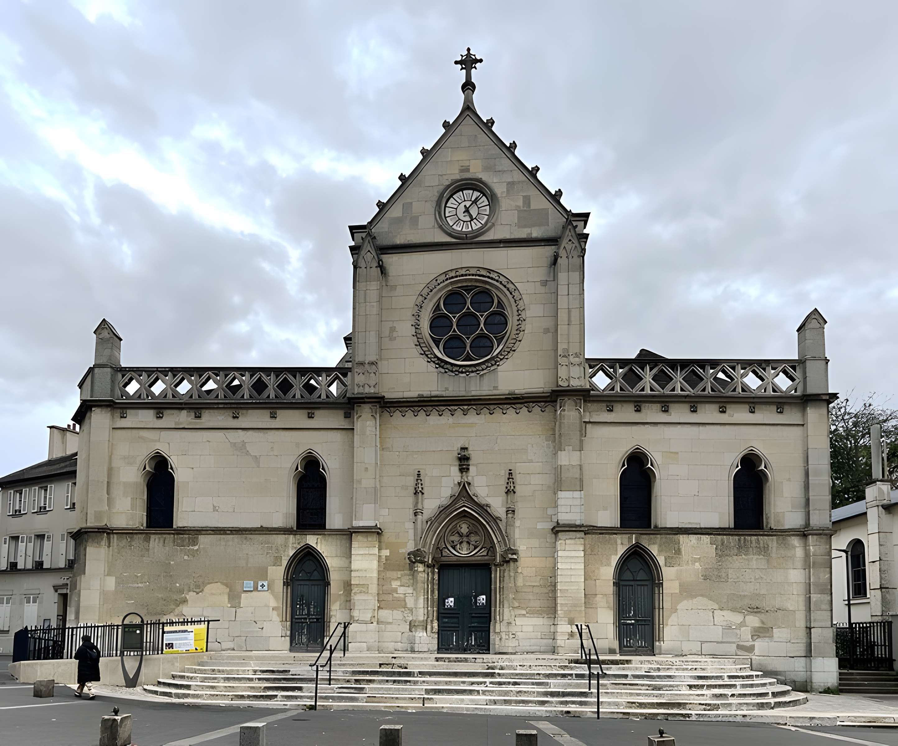 Église Saint-Pierre-et-Saint-Paul de Montreuil