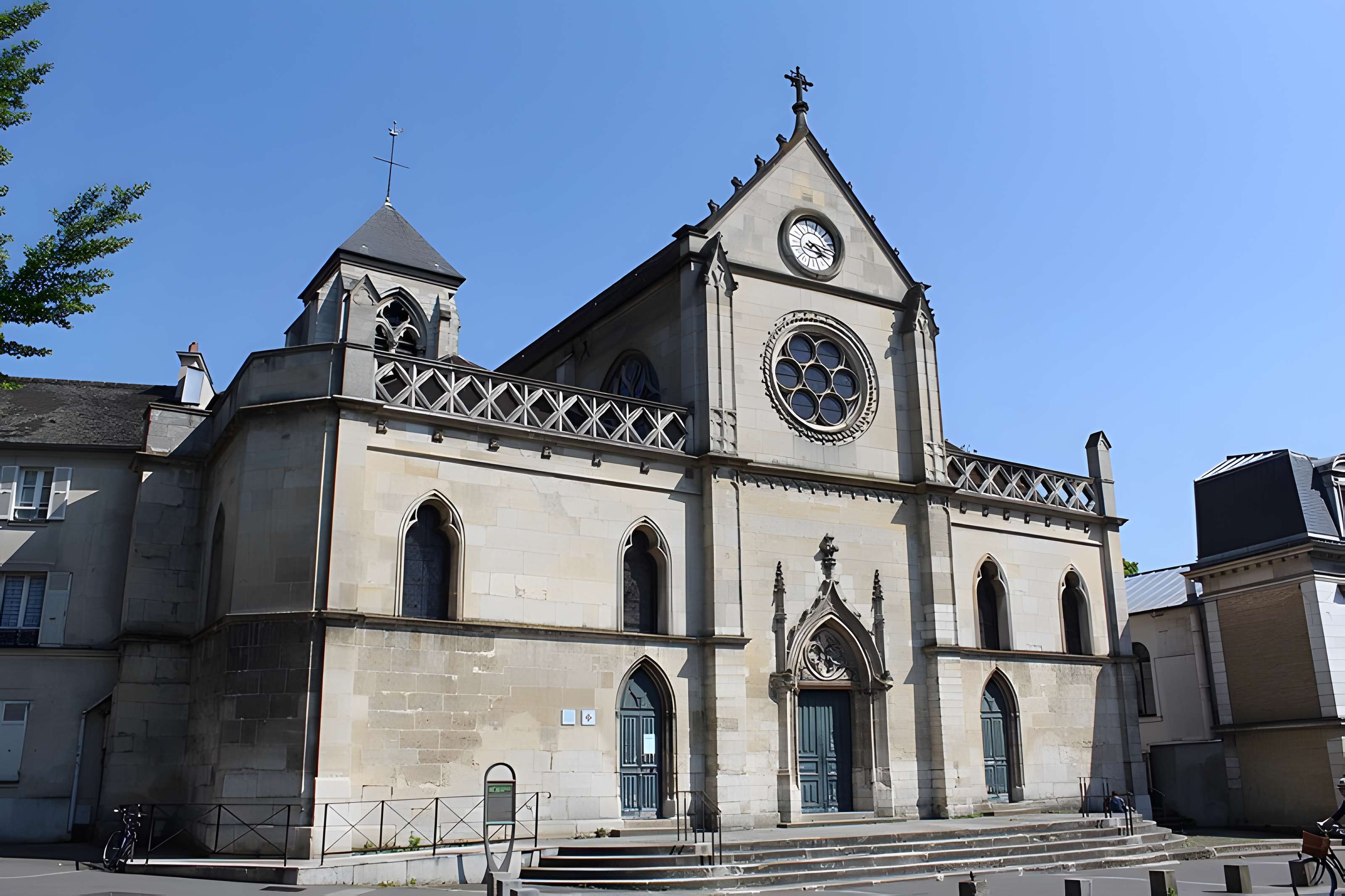 Église Saint-Pierre-et-Saint-Paul de Montreuil