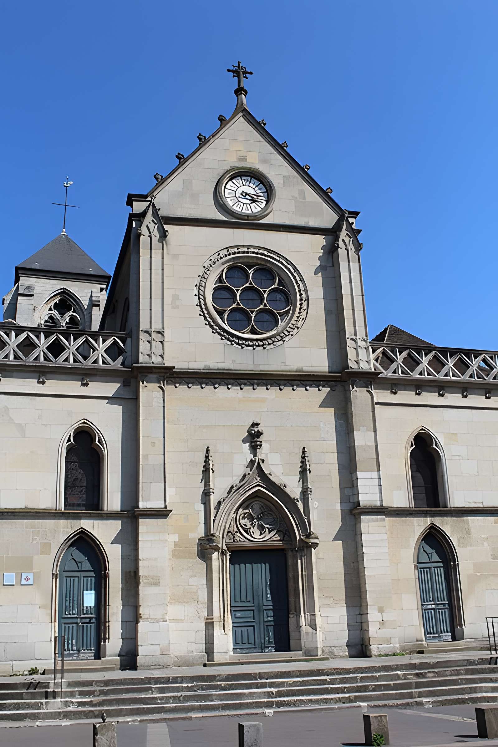 Église Saint-Pierre-et-Saint-Paul de Montreuil