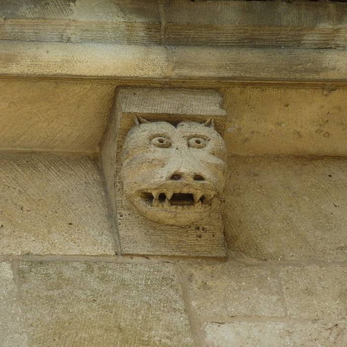 Photo de Église Saint-Pierre-et-Saint-Paul de Santeuil et croix