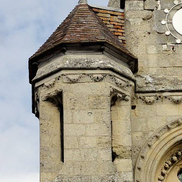 Photo de Église Saint-Pierre-et-Saint-Paul de Santeuil et croix
