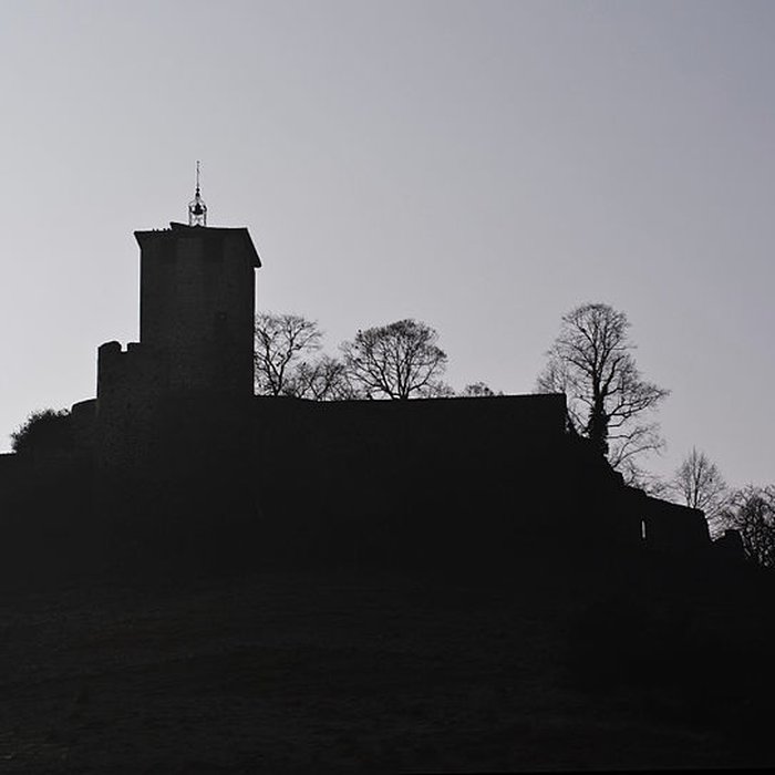 Photo de Église Saint-Pierre-et-Saint-Porchaire de Montverdun et le Prieuré